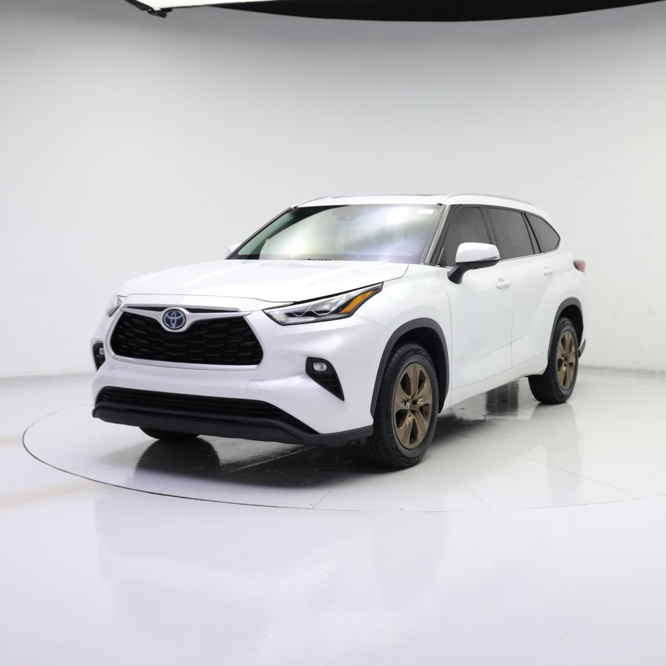 Thumbnail: 2022 Toyota Highlander - 4