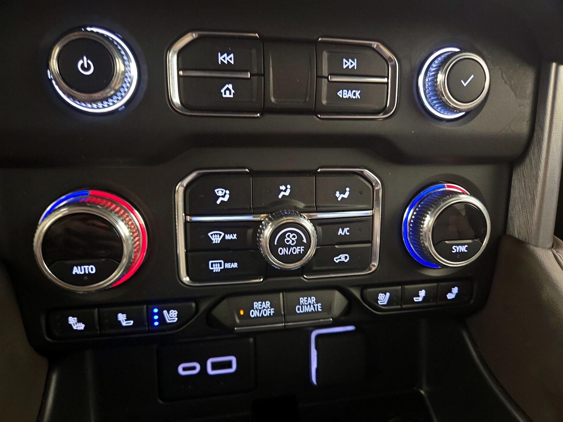 Thumbnail: 2024 GMC Yukon - 17