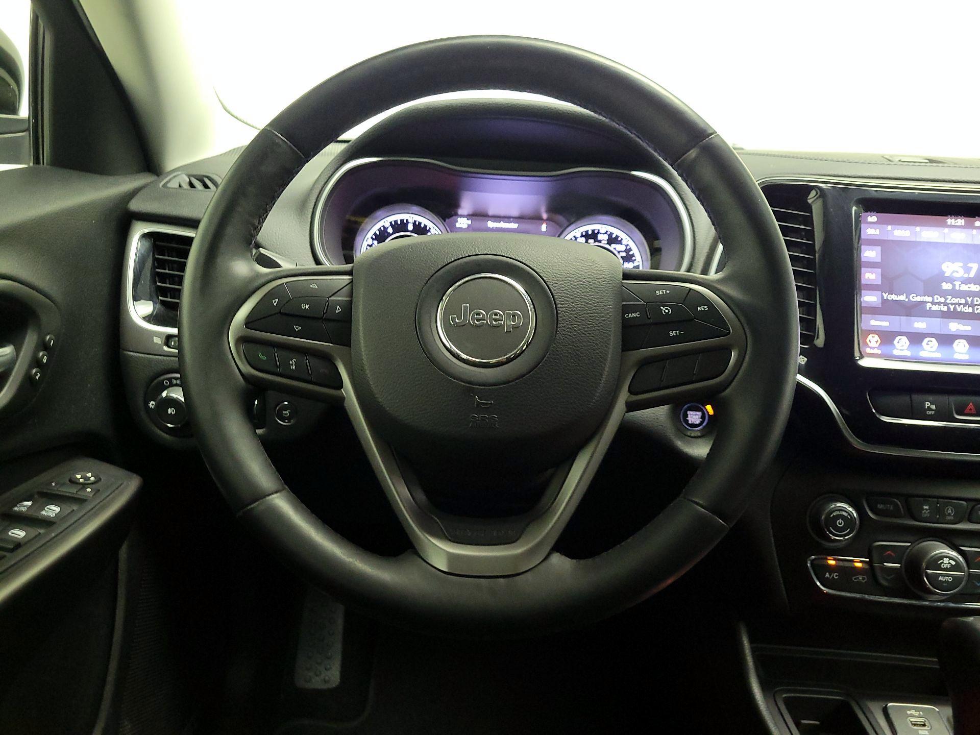 Thumbnail: 2020 Jeep Cherokee - 10