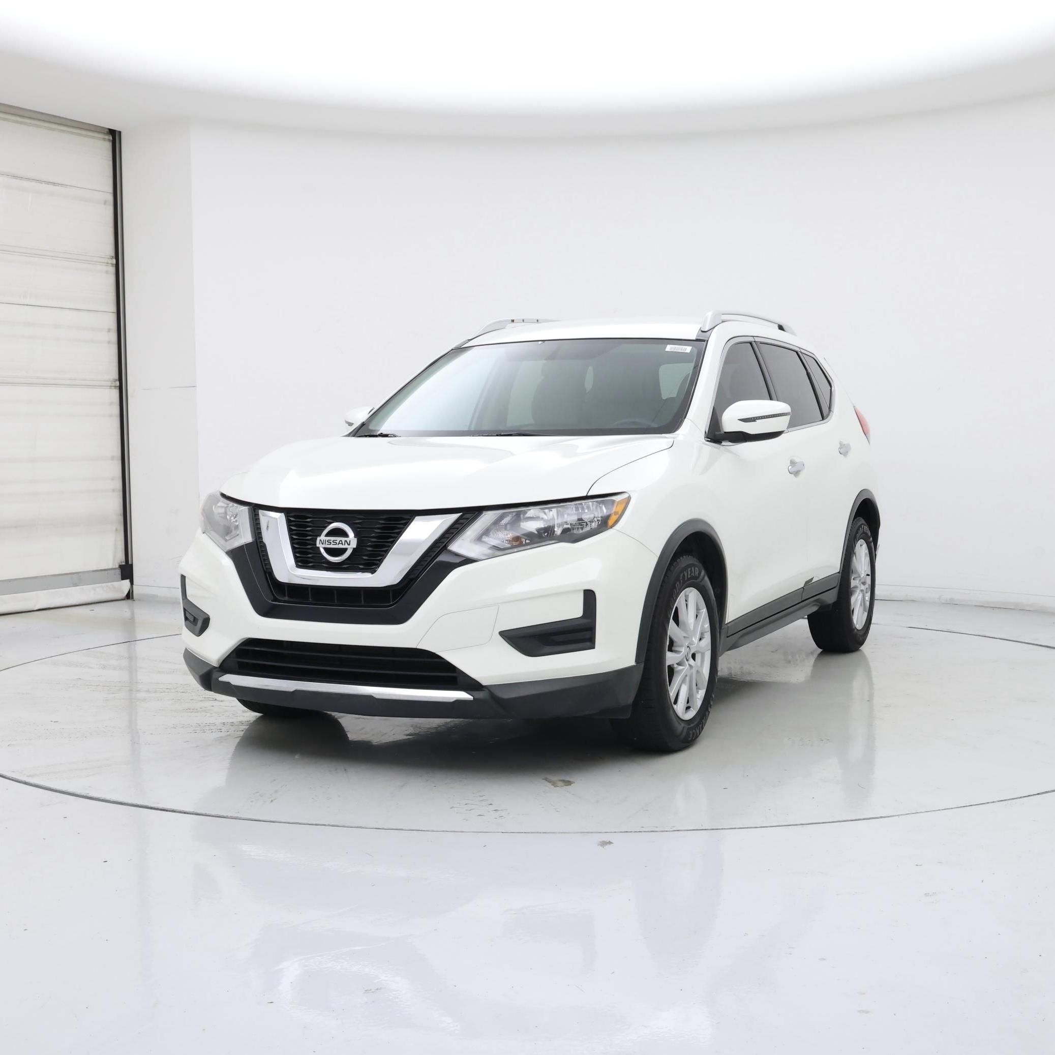 Thumbnail: 2017 Nissan Rogue - 4
