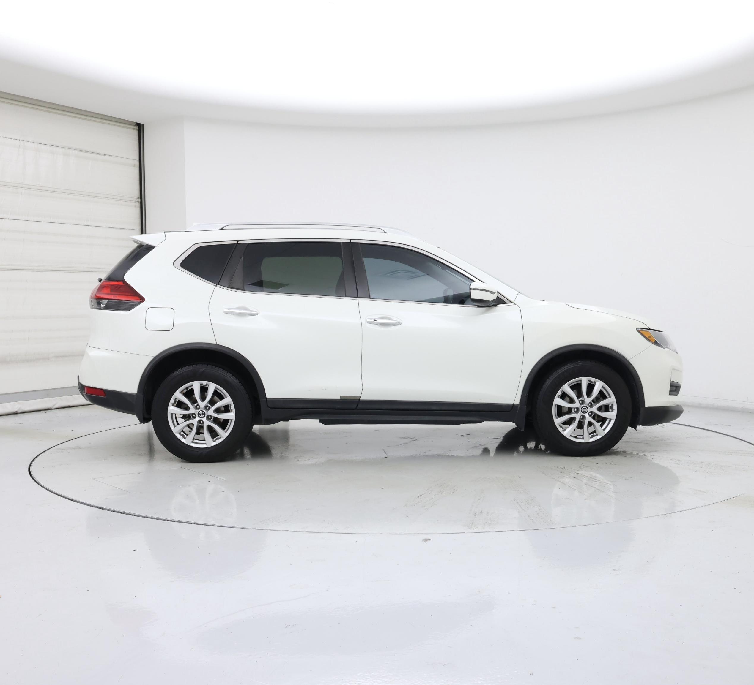 Thumbnail: 2017 Nissan Rogue - 7