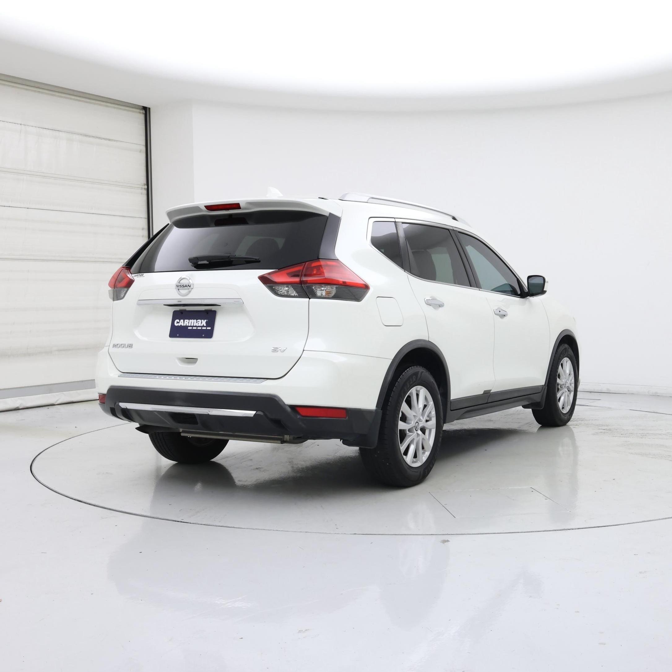 Thumbnail: 2017 Nissan Rogue - 8