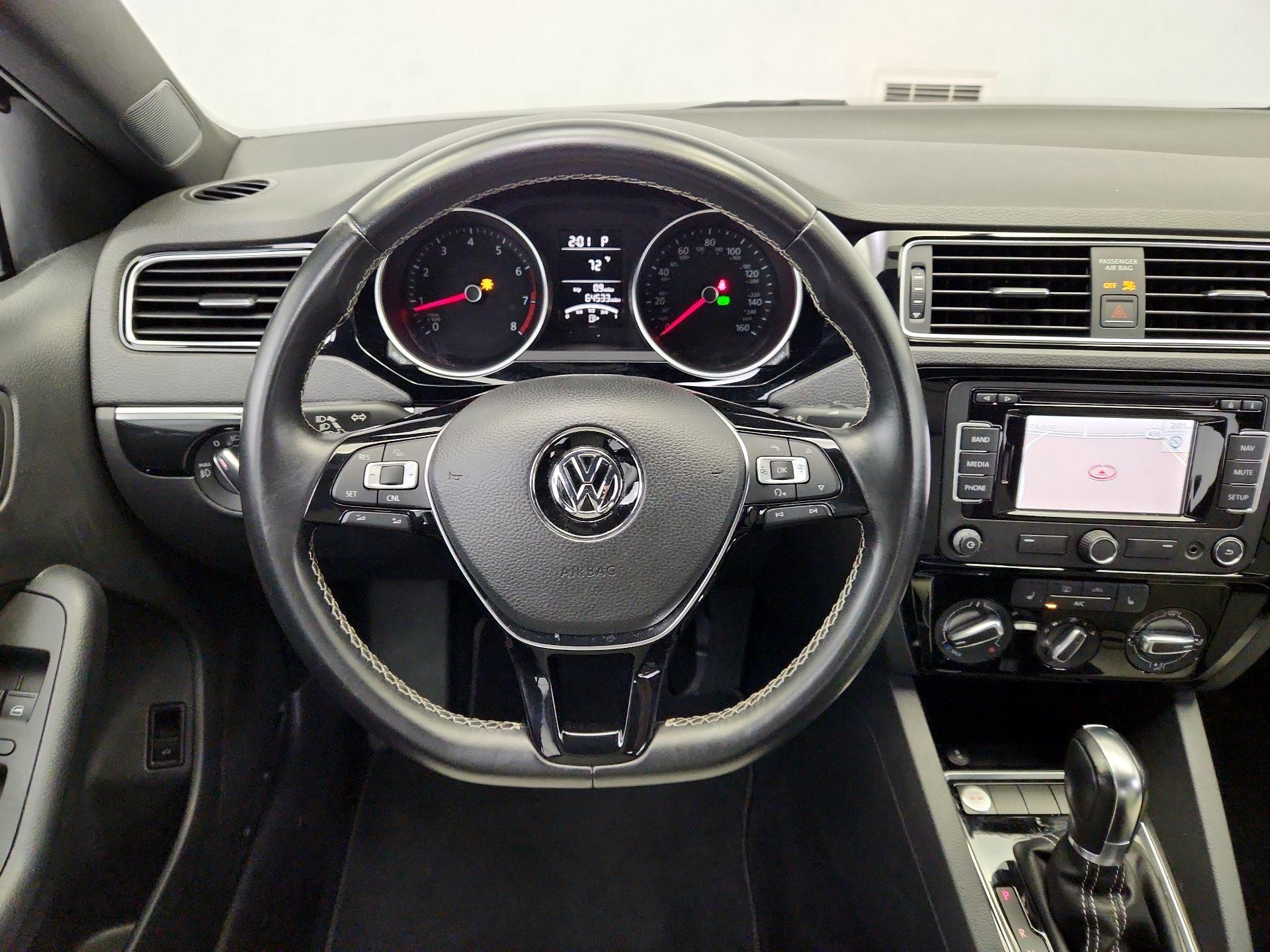 Thumbnail: 2015 Volkswagen Jetta - 10