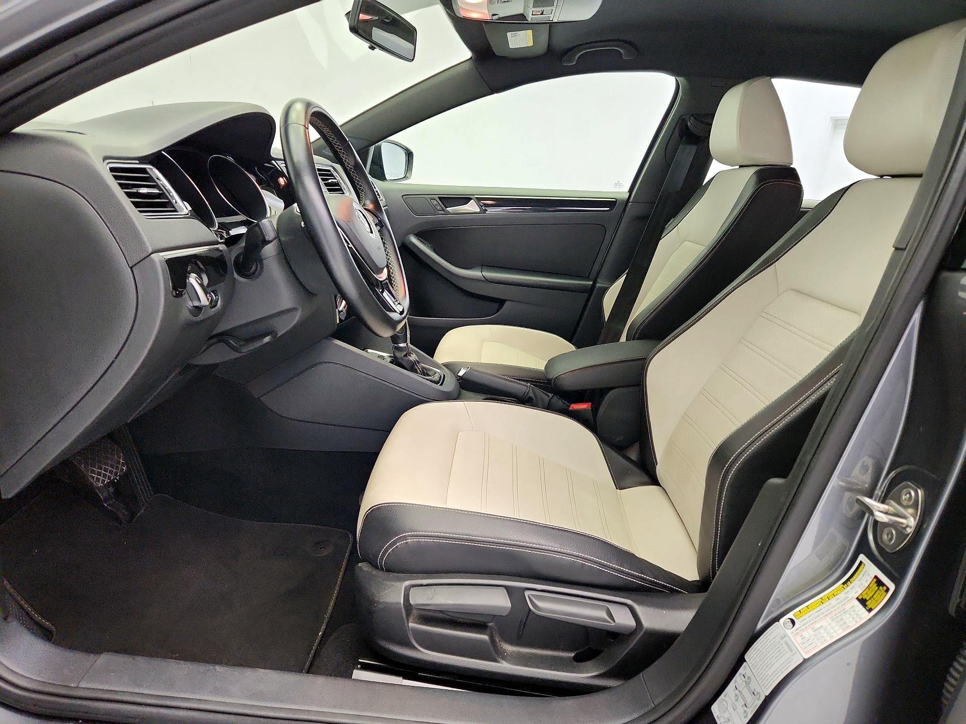 Thumbnail: 2015 Volkswagen Jetta - 11