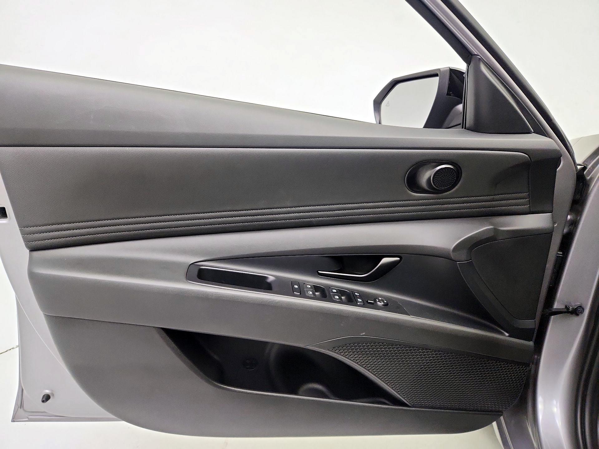Thumbnail: 2025 Hyundai Elantra - 12