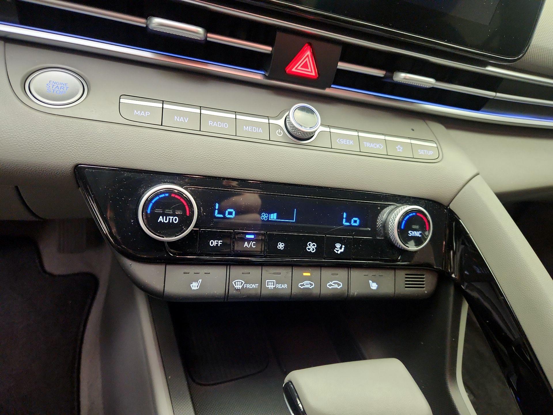 Thumbnail: 2025 Hyundai Elantra - 17