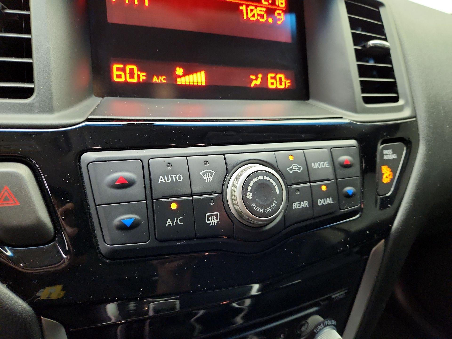 Thumbnail: 2015 Nissan Pathfinder - 15