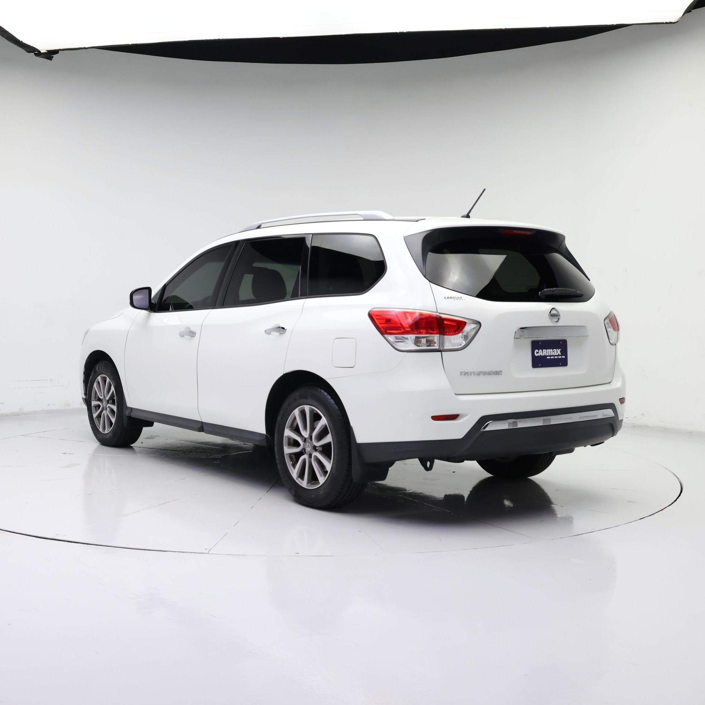 Thumbnail: 2015 Nissan Pathfinder - 2
