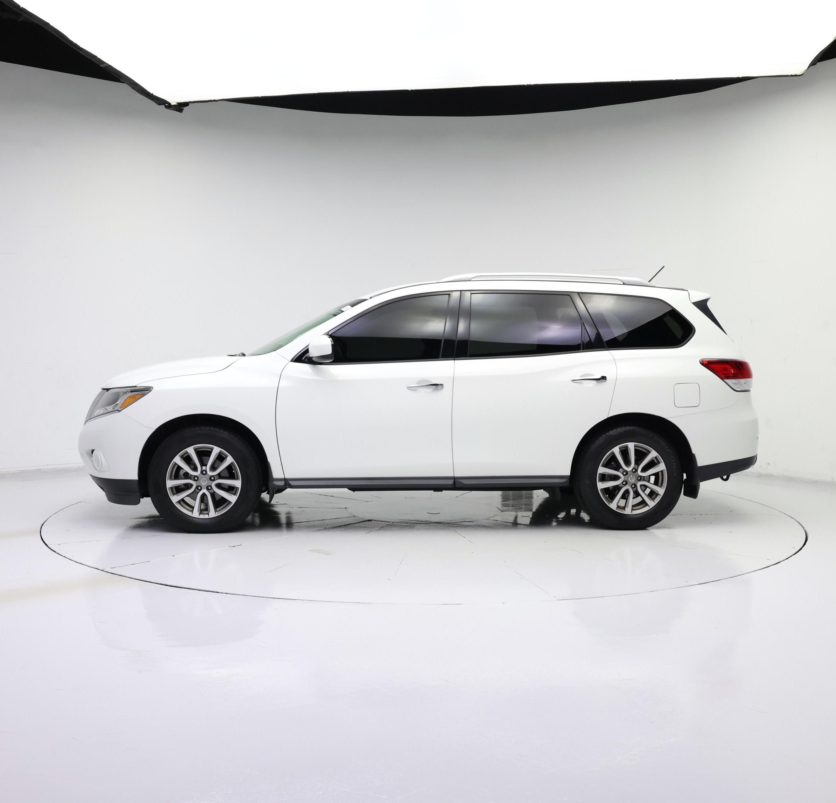 Thumbnail: 2015 Nissan Pathfinder - 3