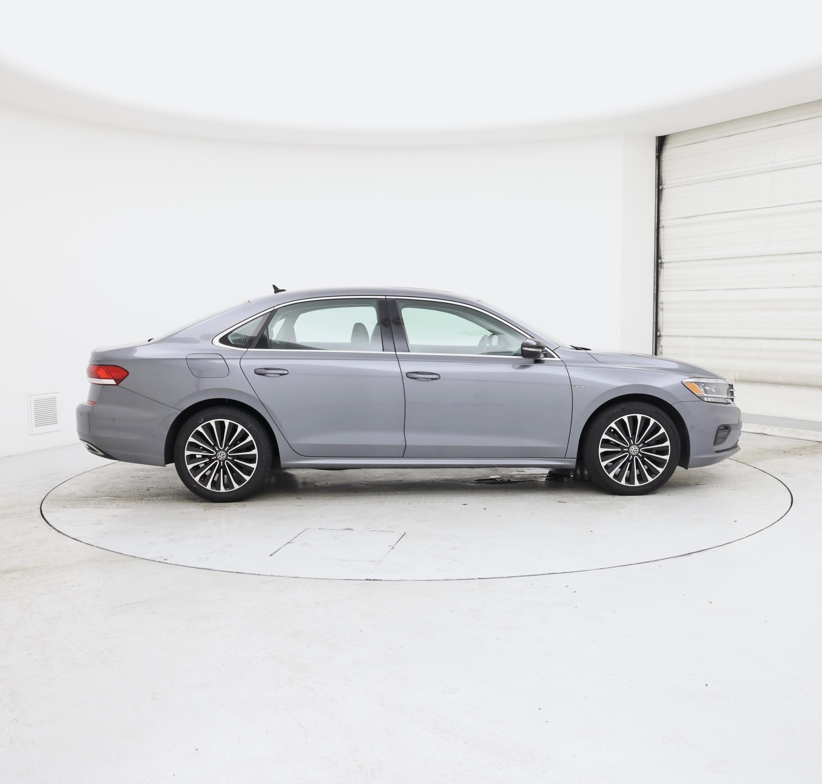 Thumbnail: 2022 Volkswagen Passat - 7