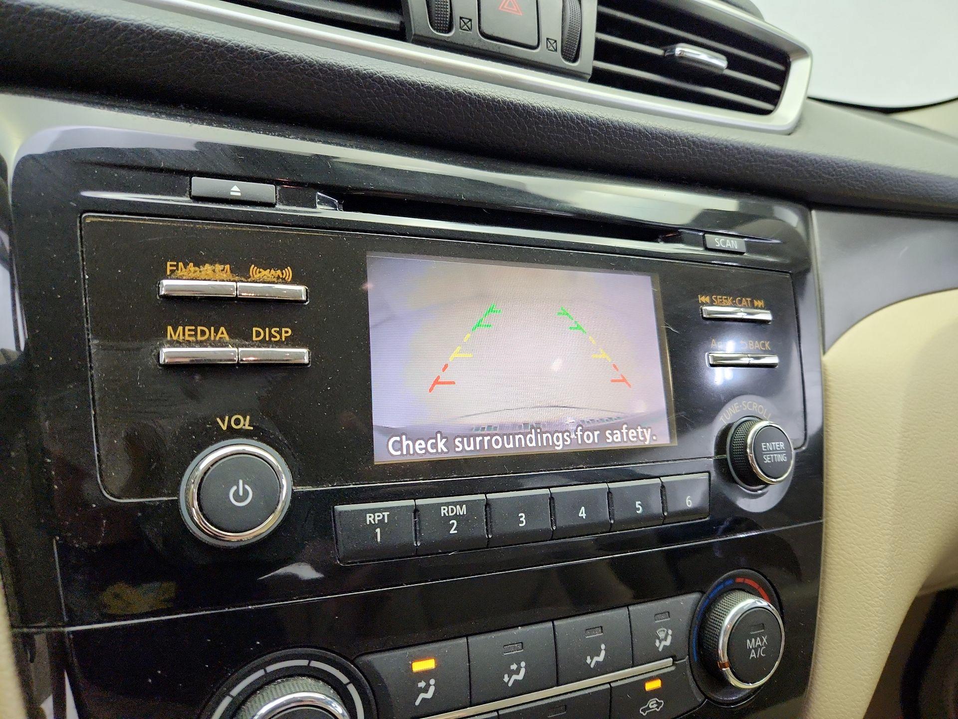 Thumbnail: 2015 Nissan Rogue - 14