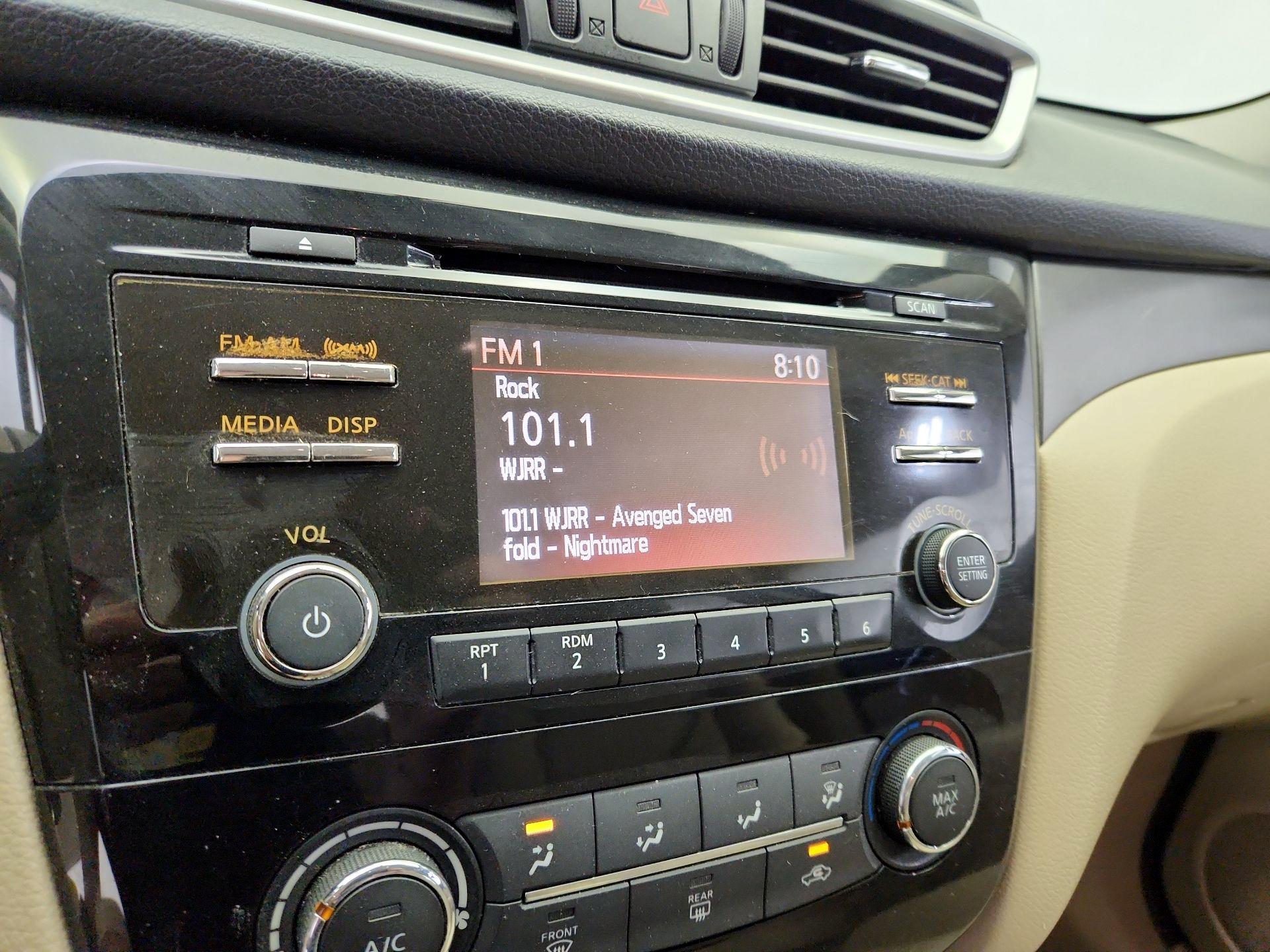 Thumbnail: 2015 Nissan Rogue - 15