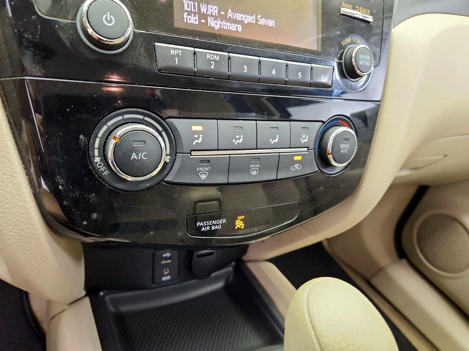 Thumbnail: 2015 Nissan Rogue - 16