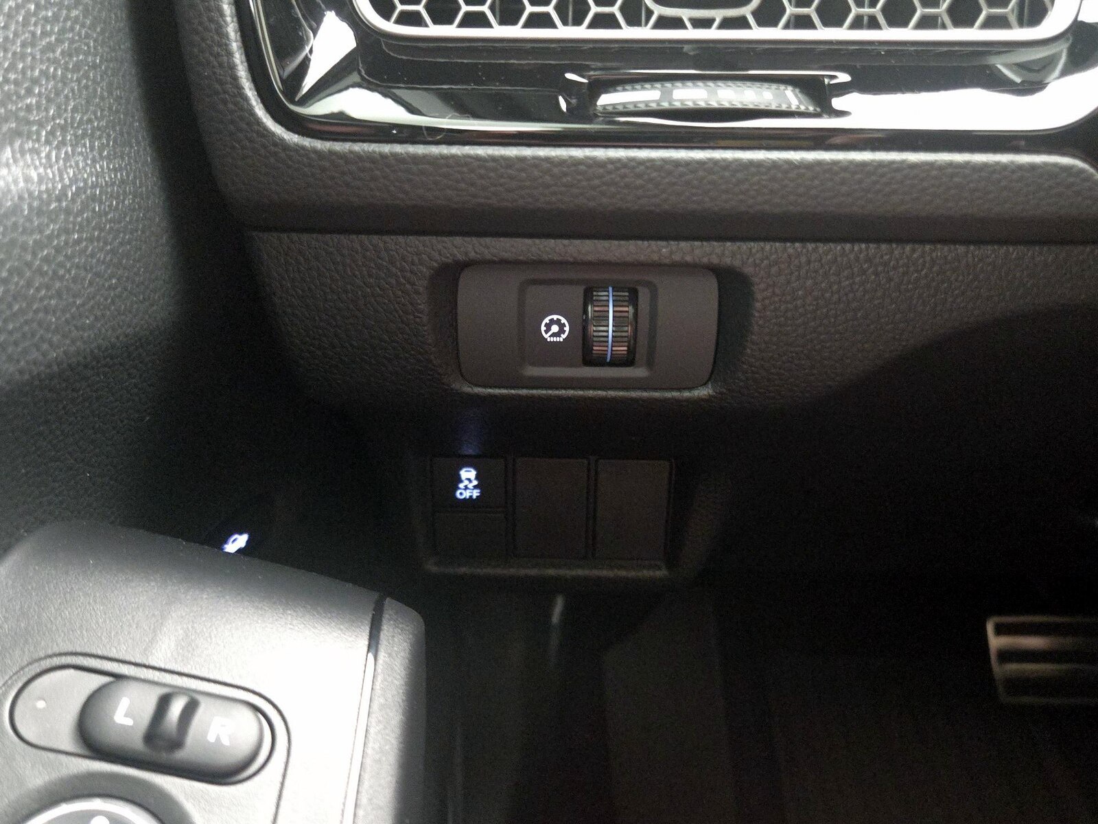 2026 Honda Civic Sport - Photo 14