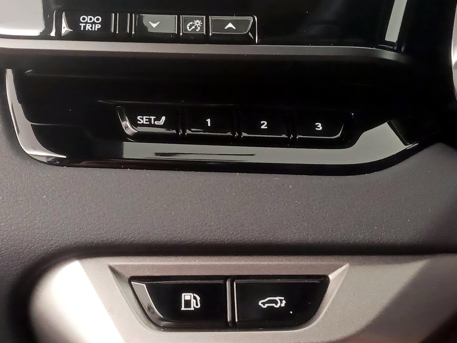 2026 Lexus RX 350 - Photo 14