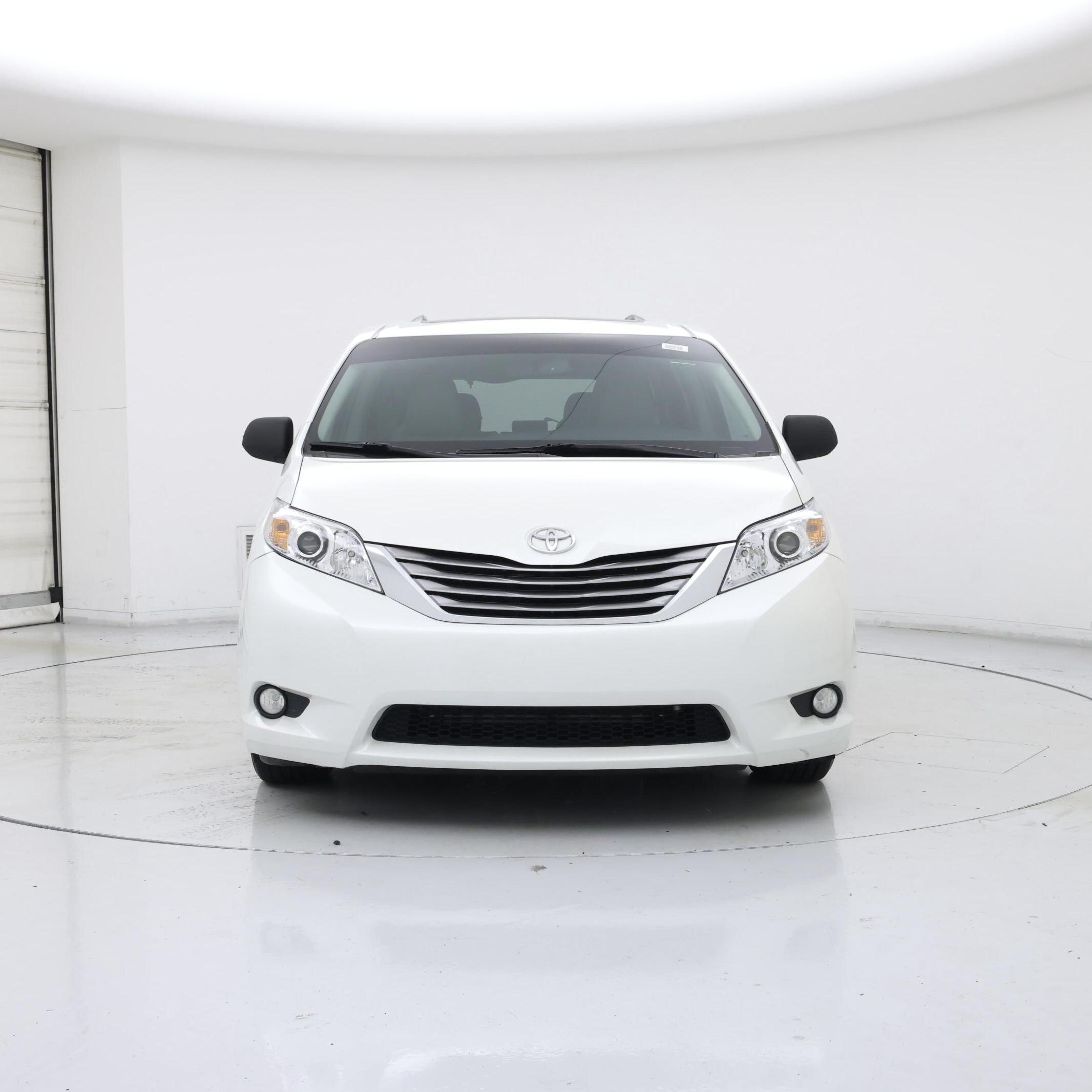Thumbnail: 2017 Toyota Sienna - 5