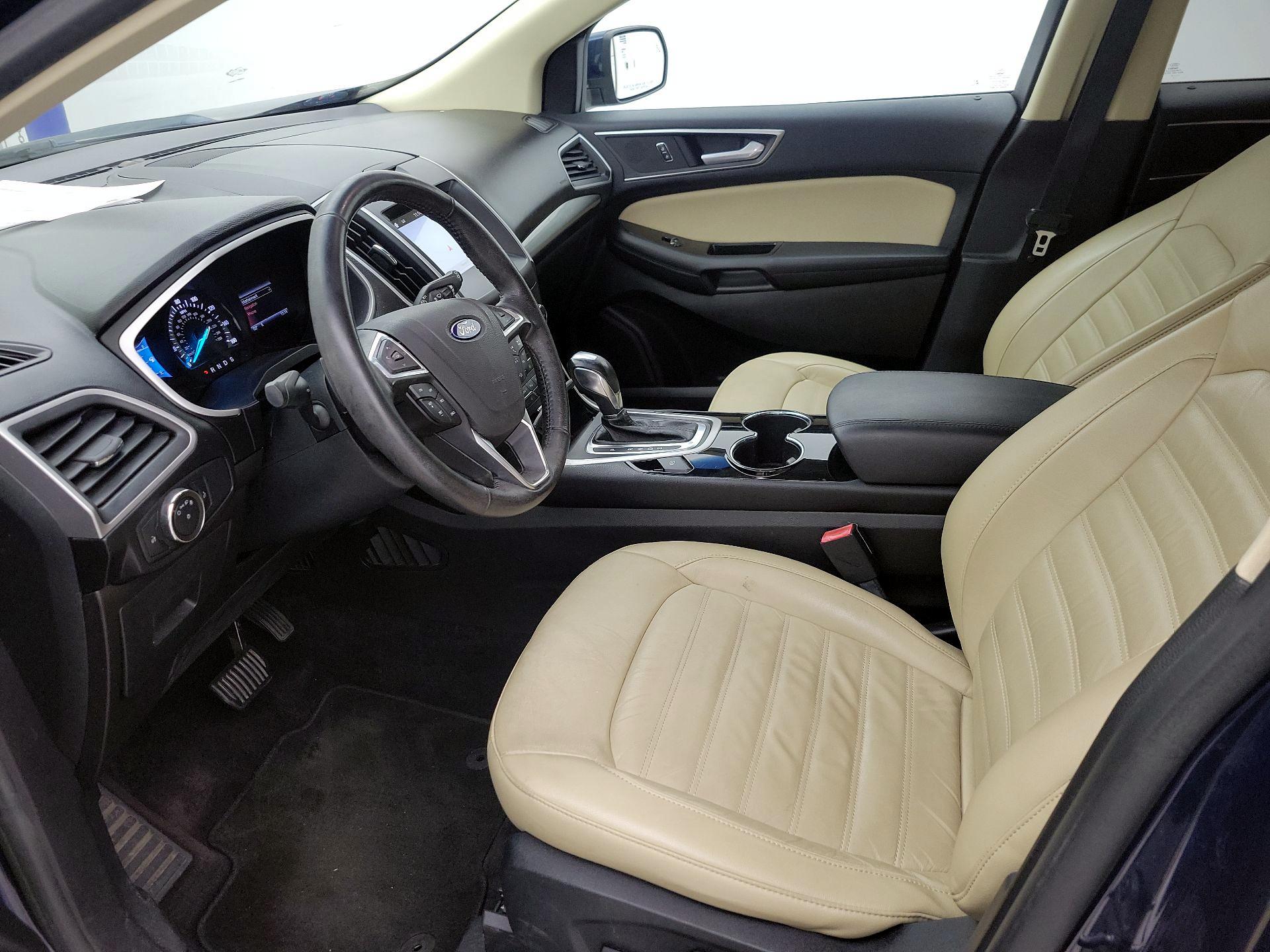 Thumbnail: 2017 Ford Edge - 11