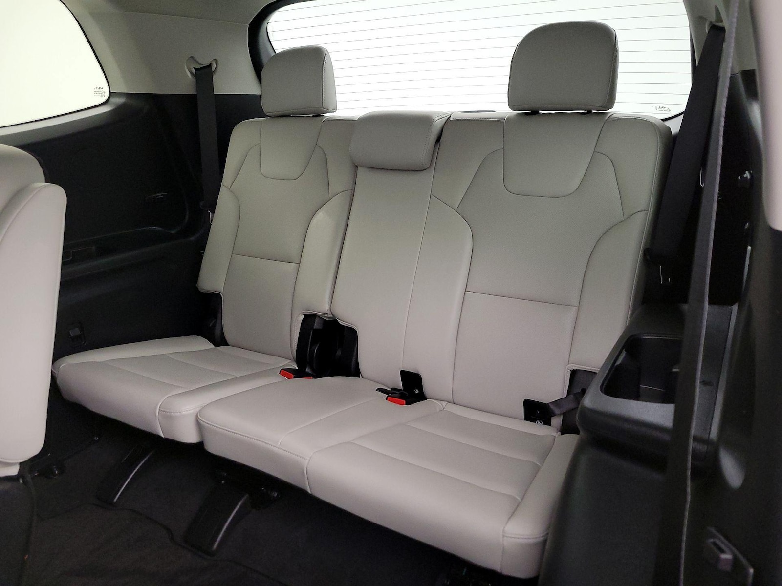2025 Kia Telluride S - Photo 23