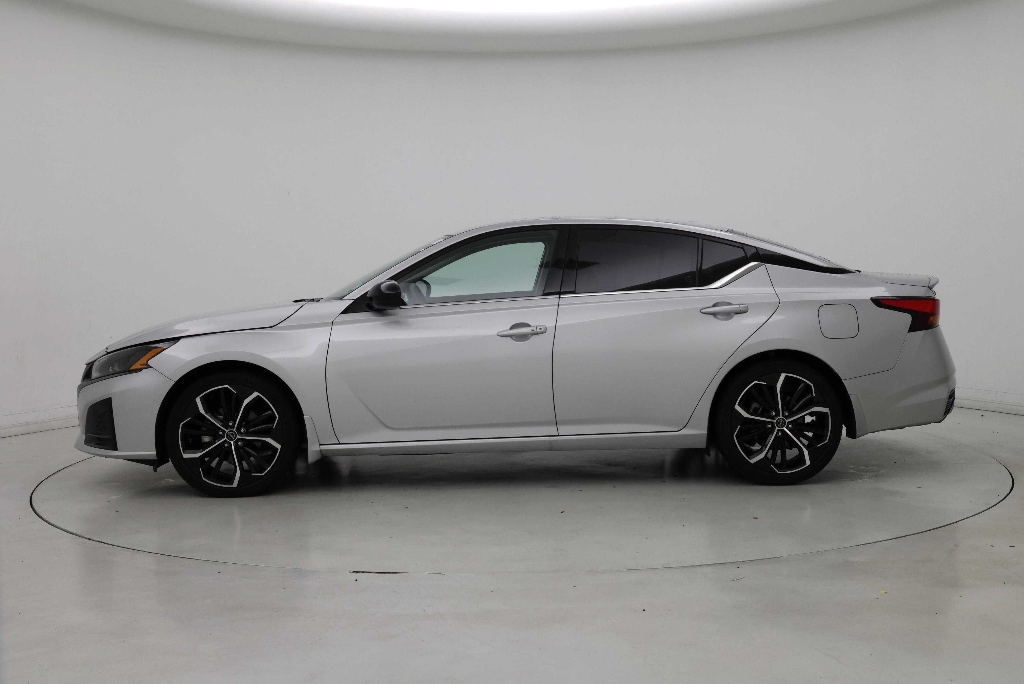 Thumbnail: 2023 Nissan Altima - 3