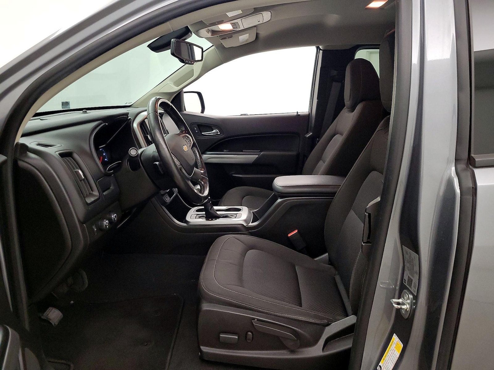 2021 Chevrolet Colorado LT - Photo 12