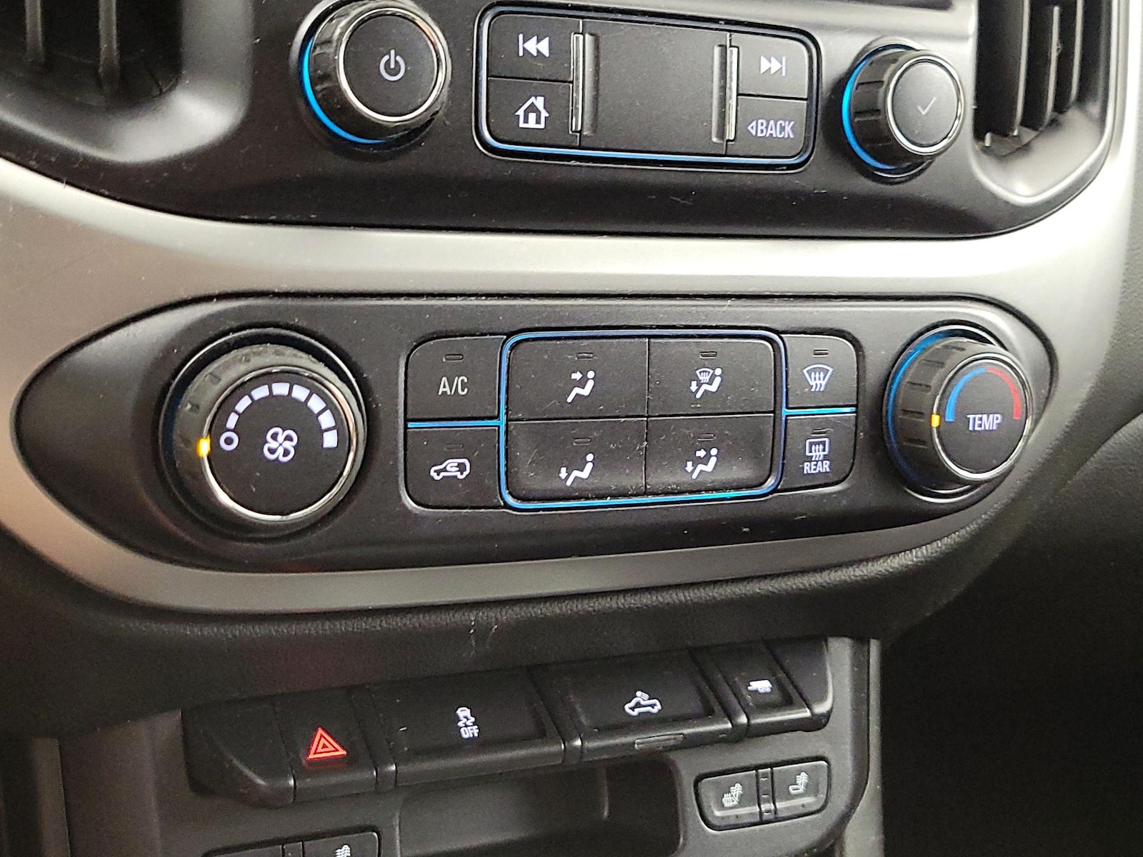 2021 Chevrolet Colorado LT - Photo 17