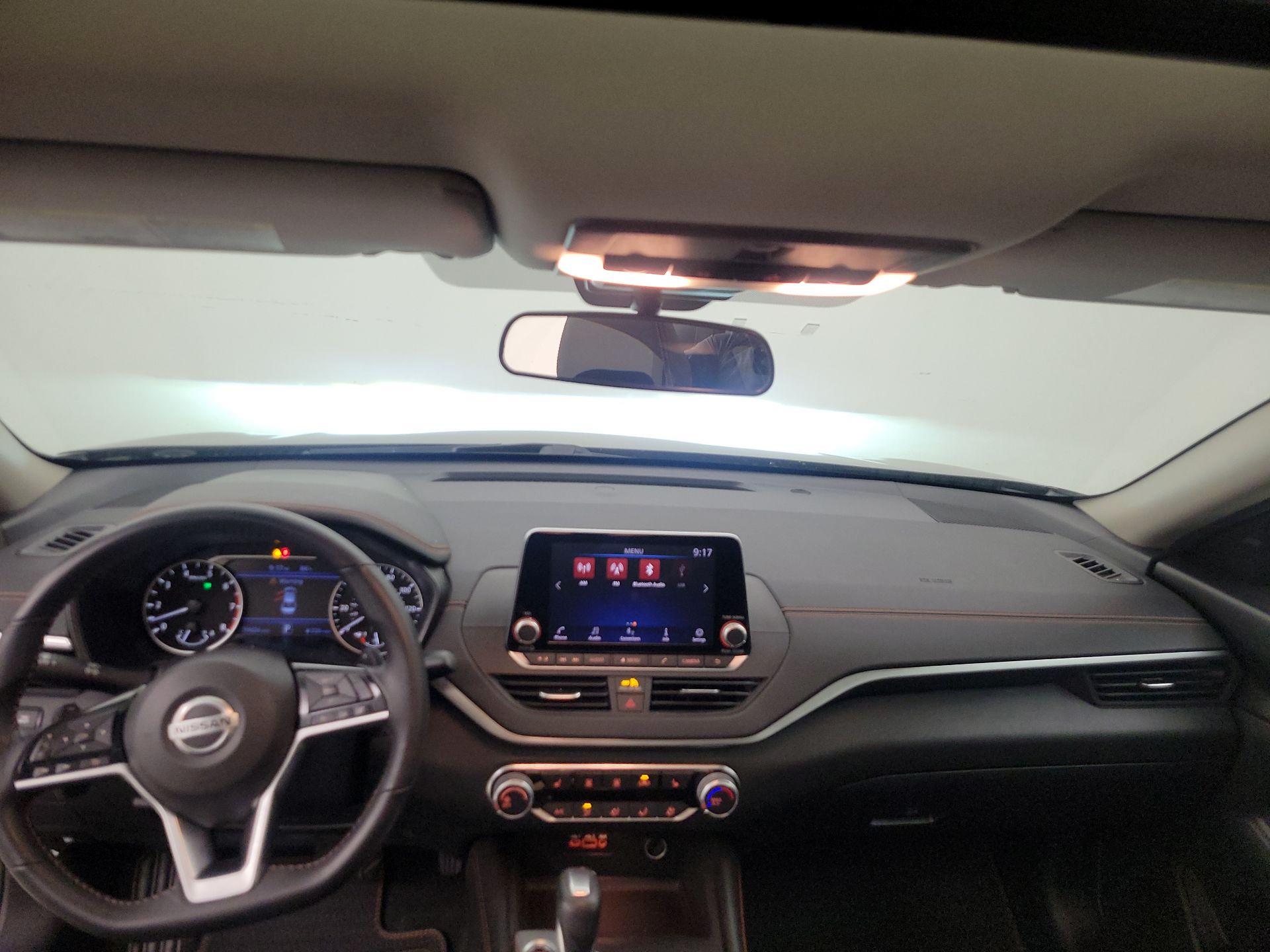 Thumbnail: 2020 Nissan Altima - 9