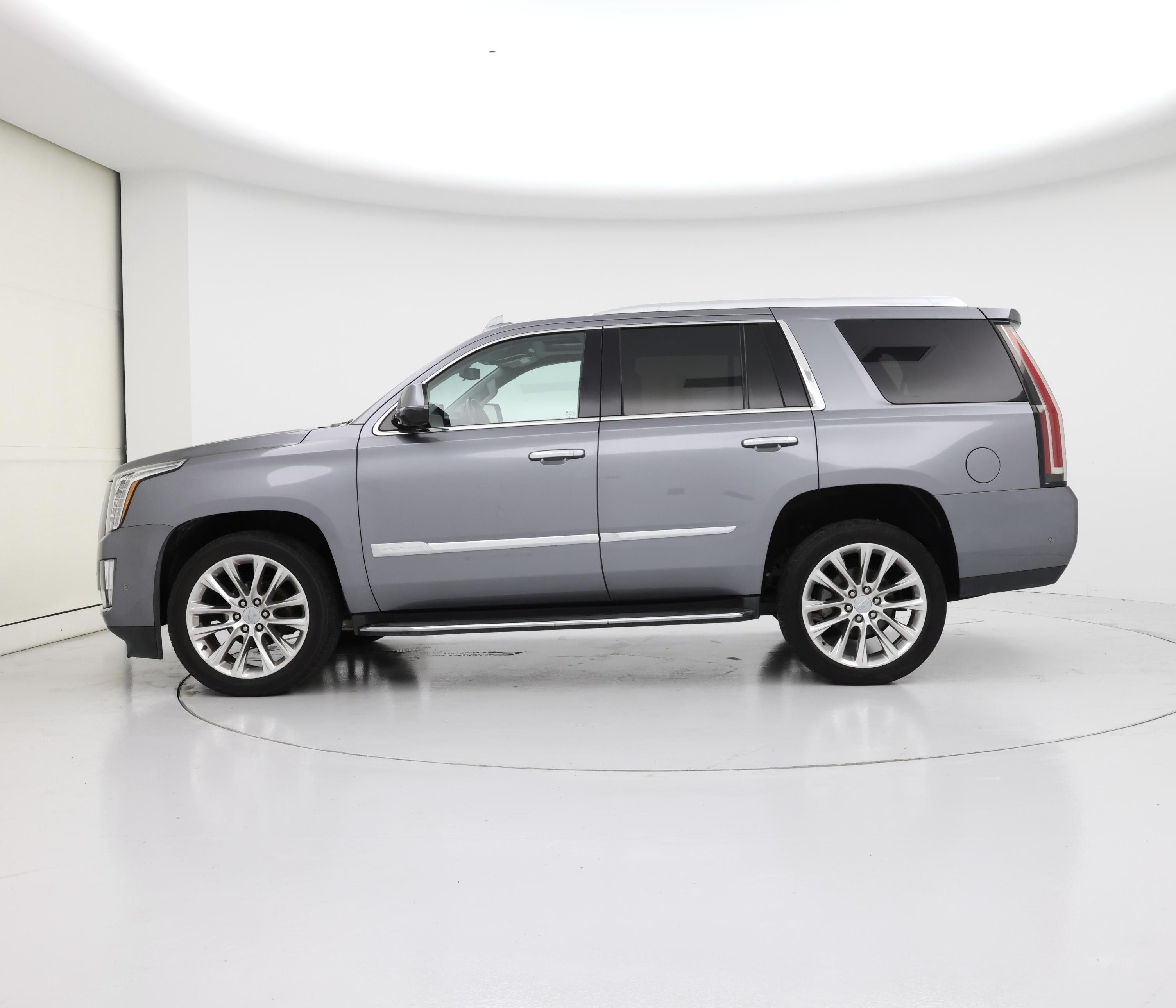 Thumbnail: 2020 Cadillac Escalade - 3