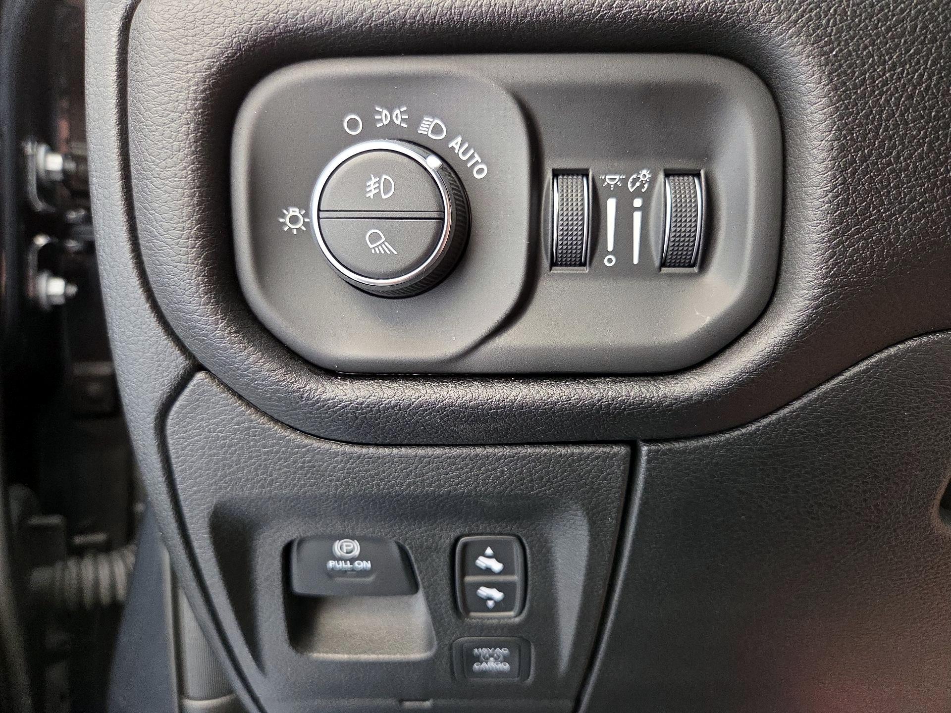 Thumbnail: 2025 RAM 1500 - 13