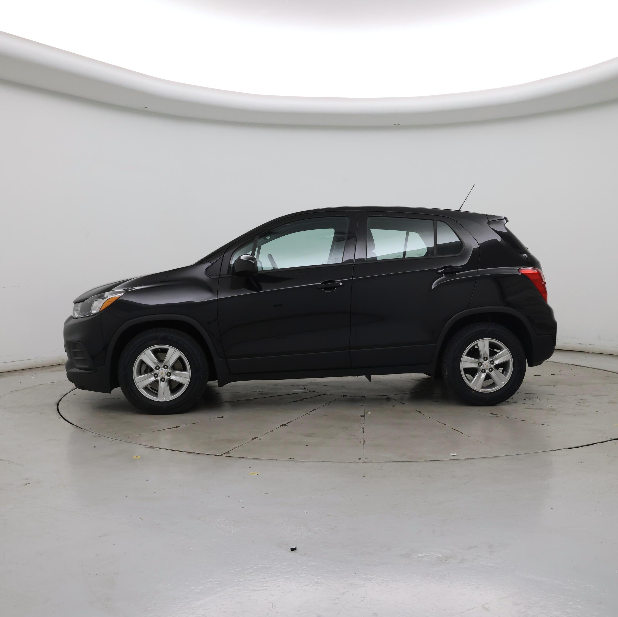 Thumbnail: 2021 Chevrolet Trax - 3