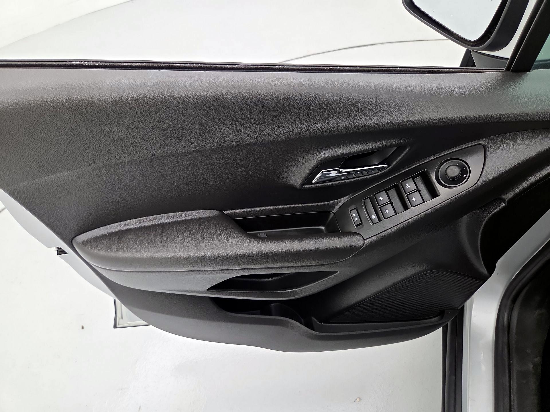 Thumbnail: 2020 Chevrolet Trax - 12