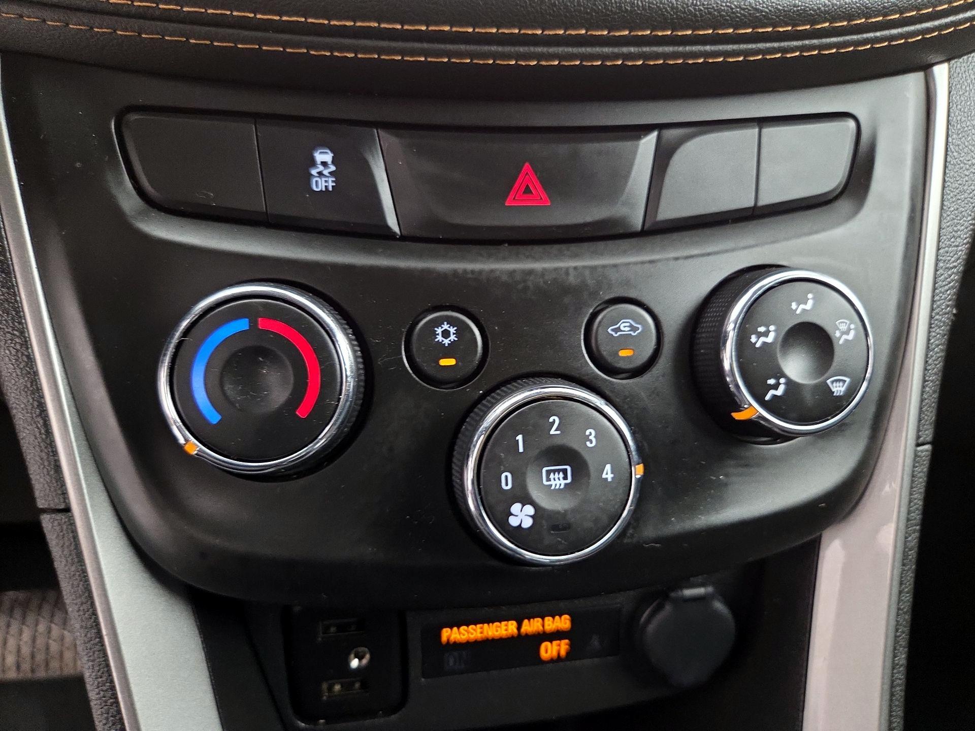 Thumbnail: 2020 Chevrolet Trax - 16