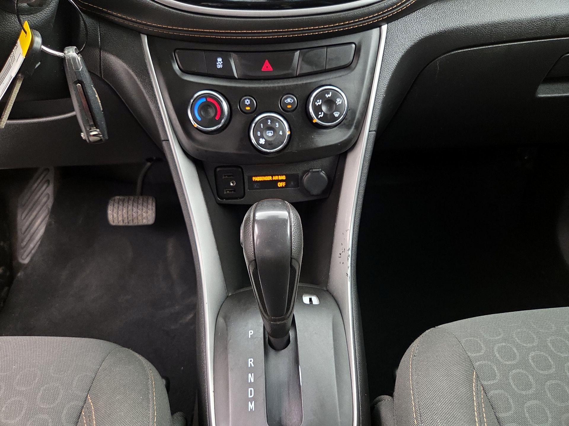 Thumbnail: 2020 Chevrolet Trax - 17