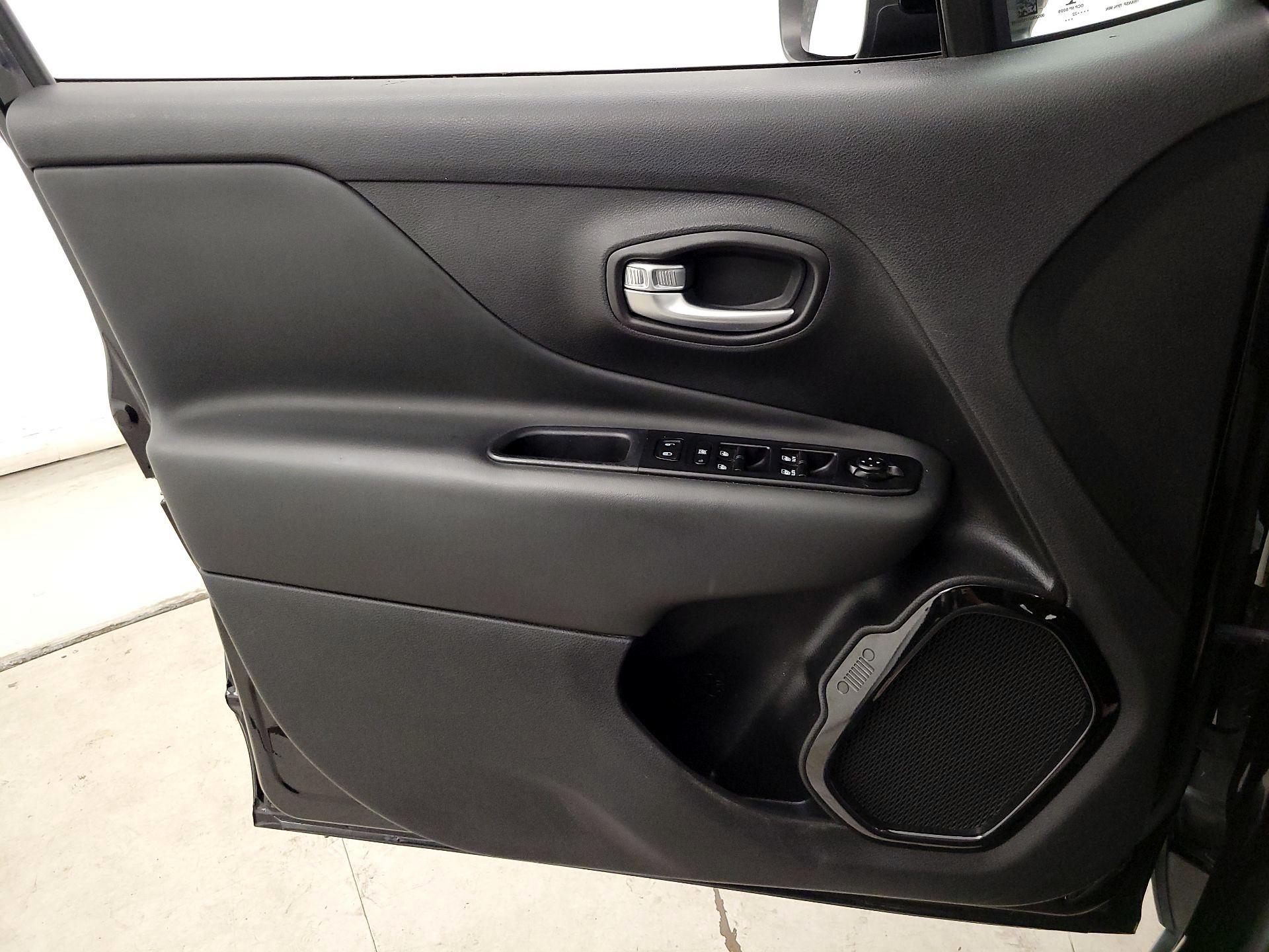 Thumbnail: 2022 Jeep Renegade - 12