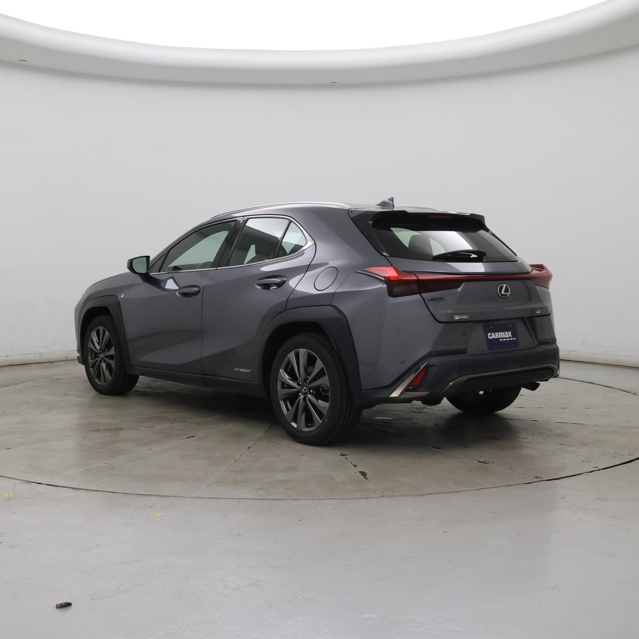 Thumbnail: 2021 Lexus UX - 2