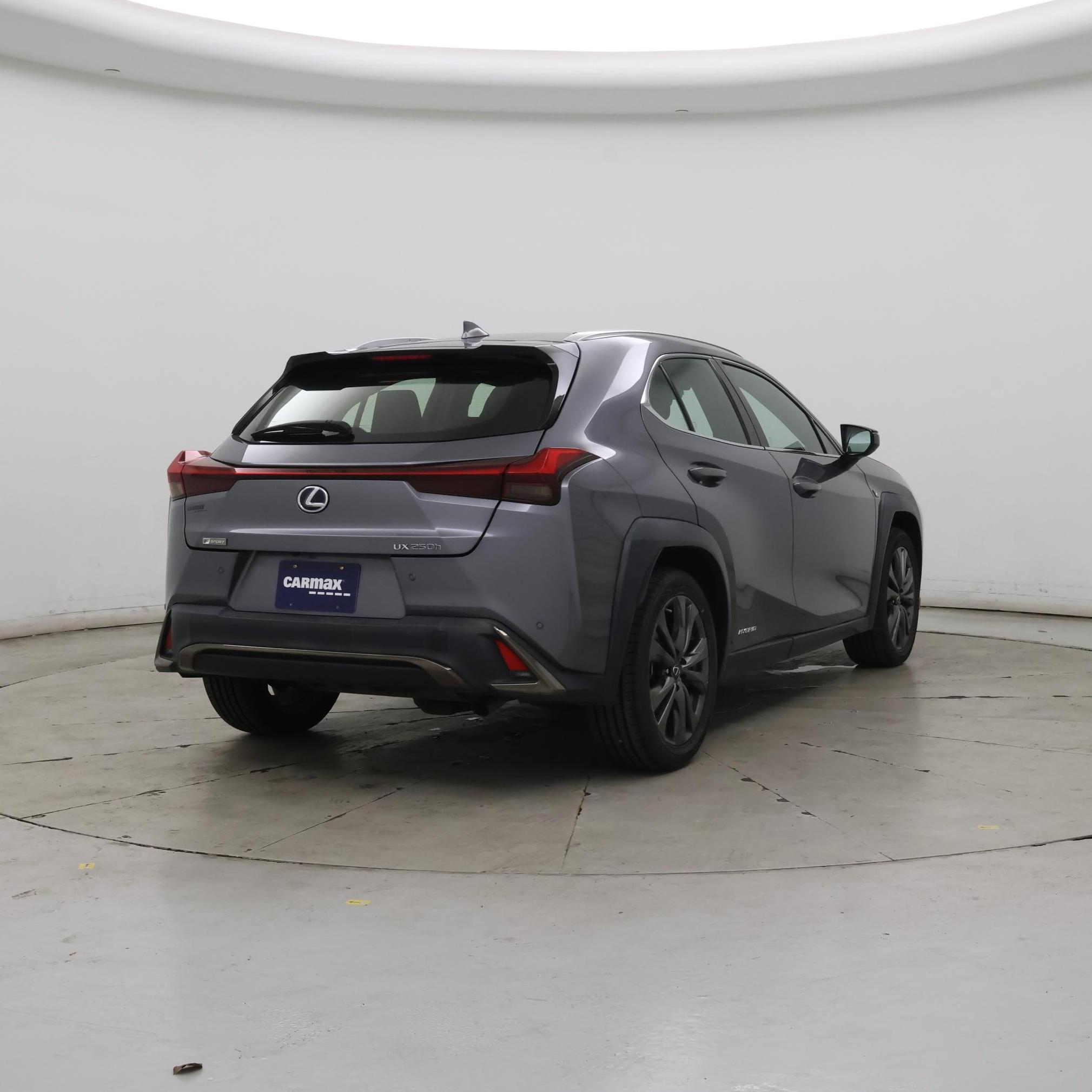Thumbnail: 2021 Lexus UX - 8