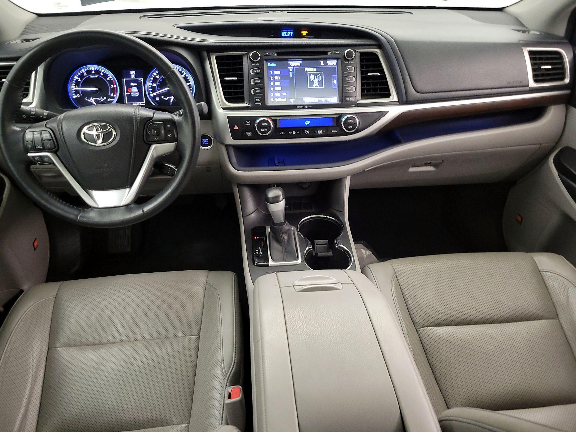 Thumbnail: 2015 Toyota Highlander - 9