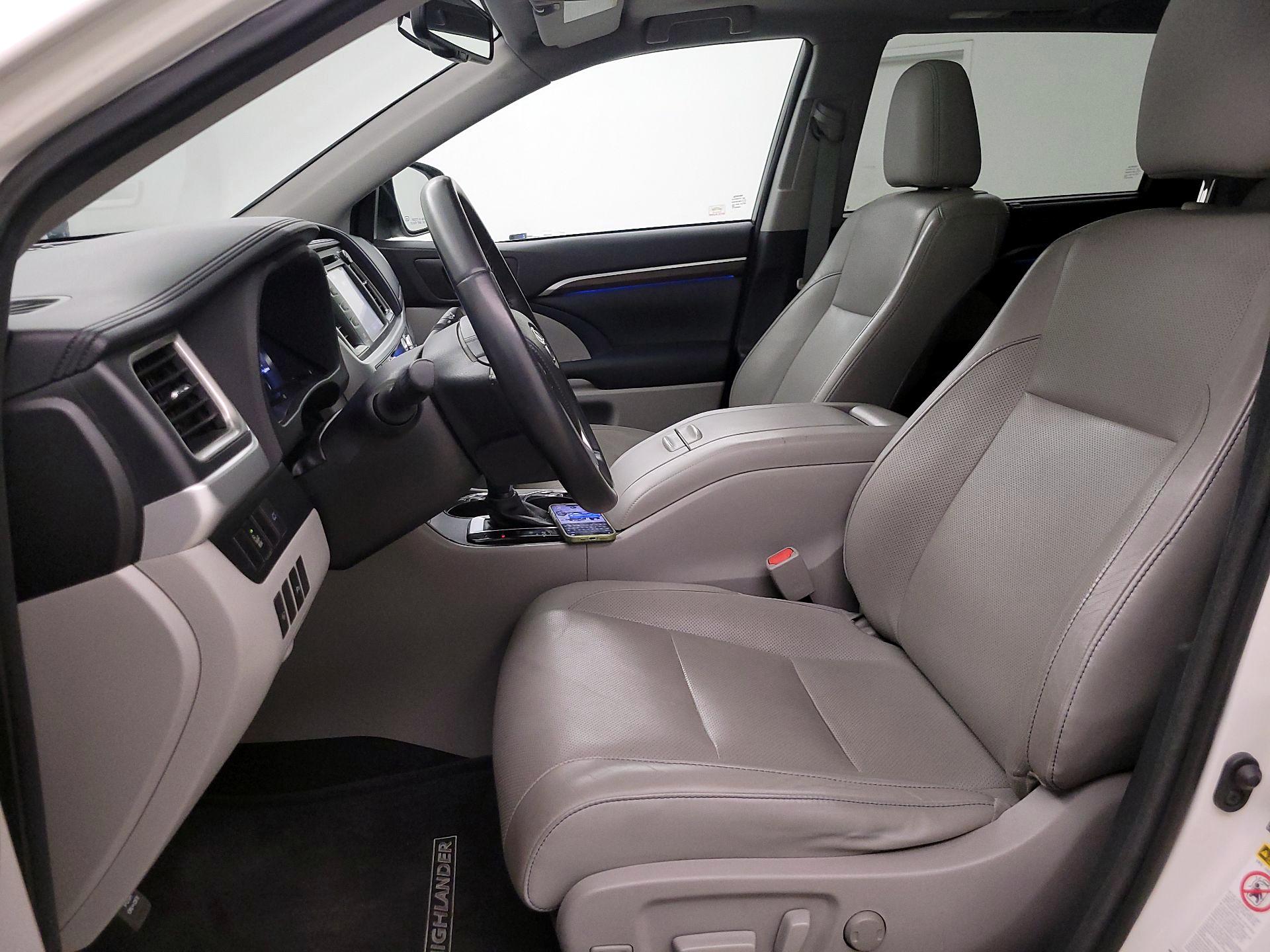 Thumbnail: 2015 Toyota Highlander - 11