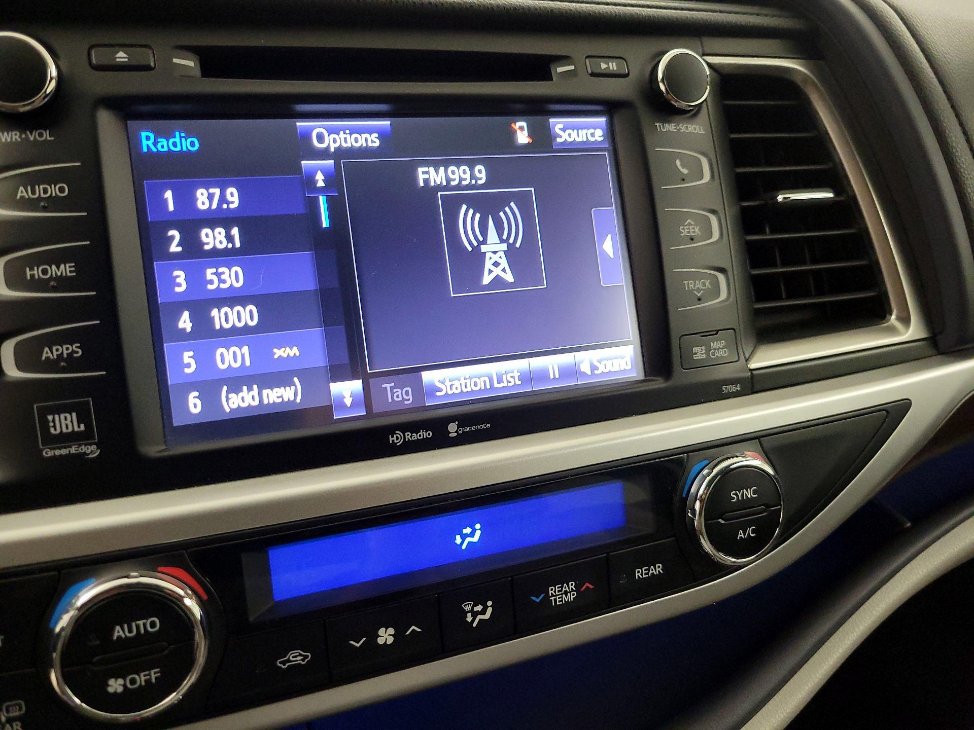 Thumbnail: 2015 Toyota Highlander - 15