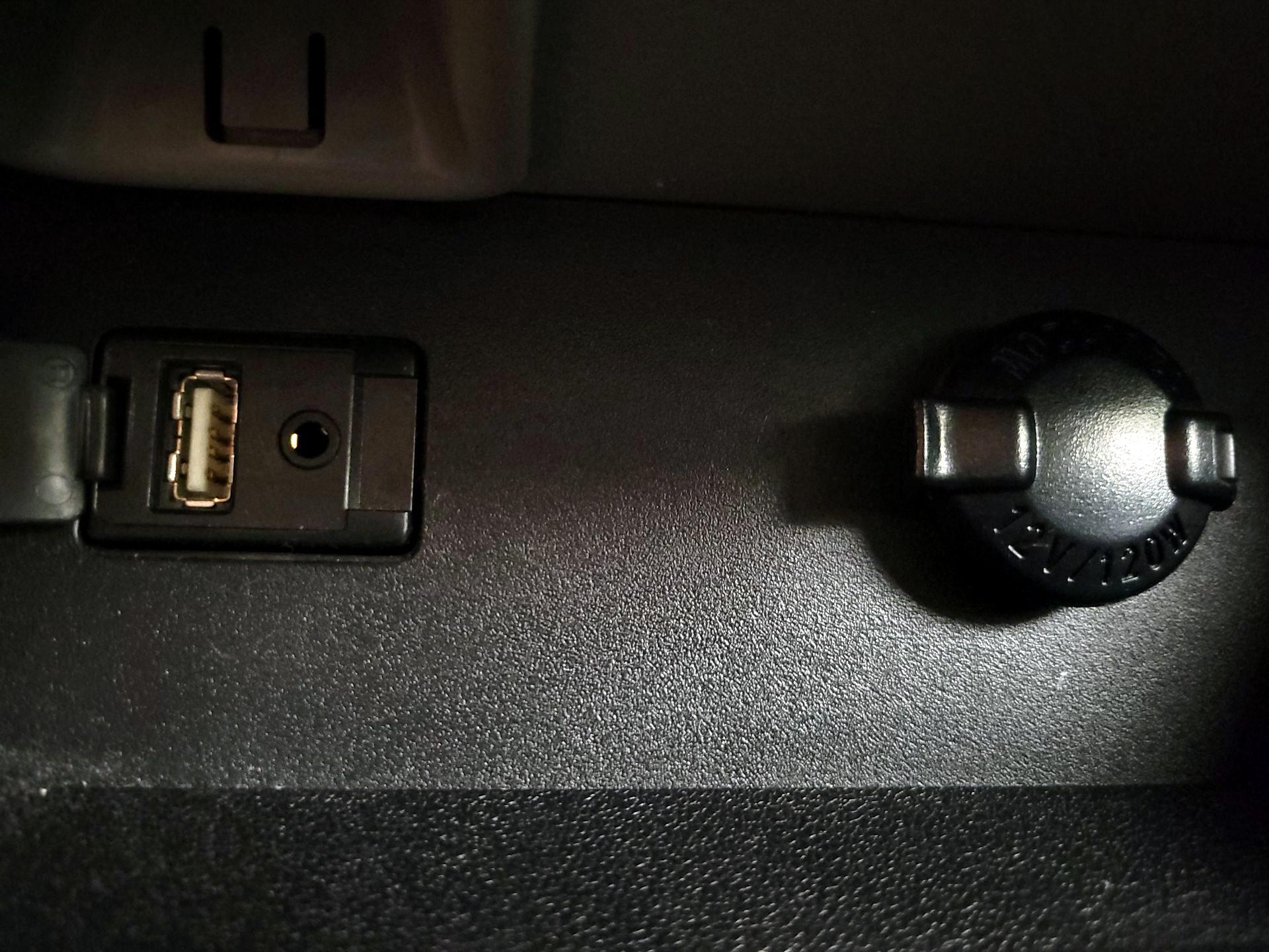 Thumbnail: 2015 Toyota Highlander - 18