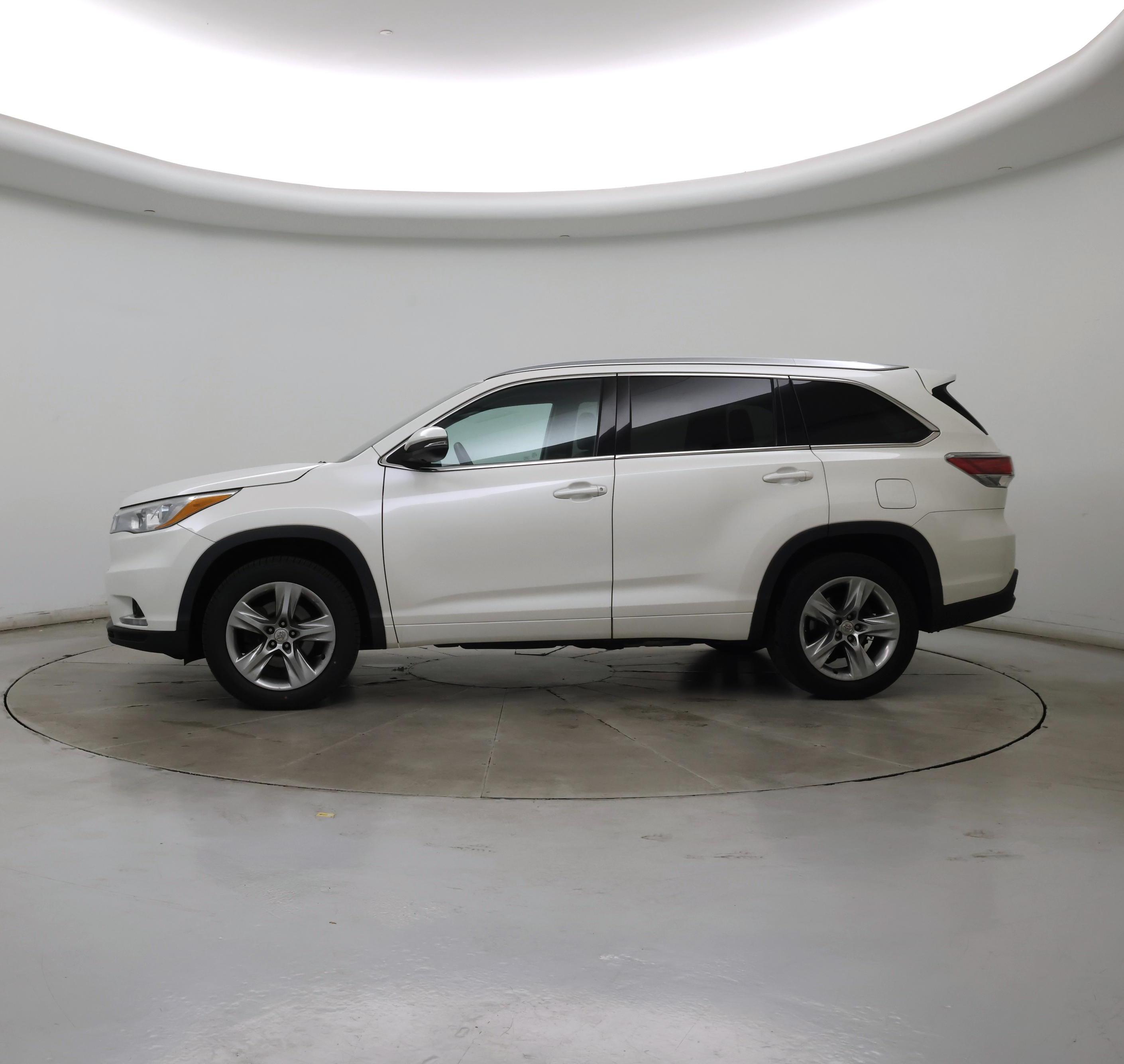 Thumbnail: 2015 Toyota Highlander - 3