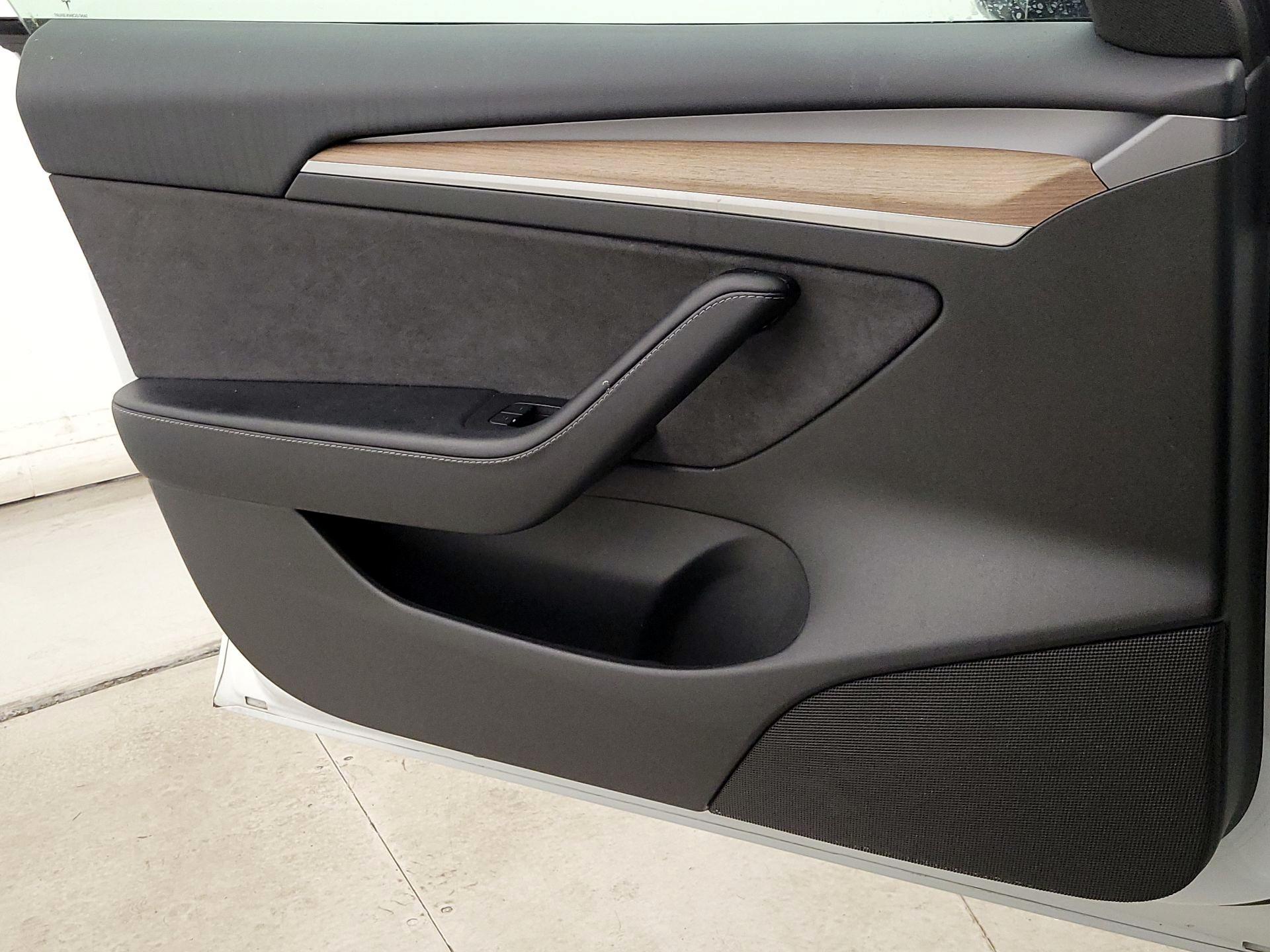 Thumbnail: 2023 Tesla Model 3 - 12