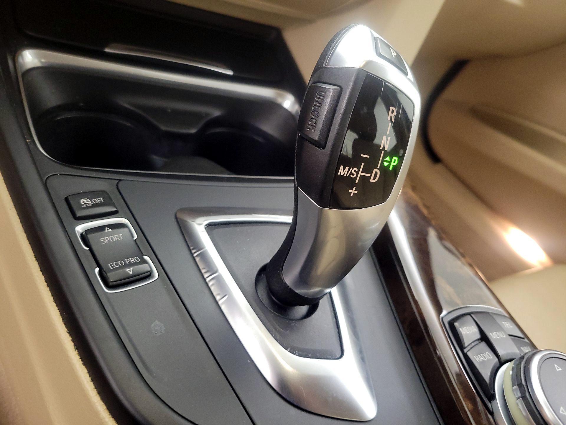 Thumbnail: 2015 BMW 3 Series - 16