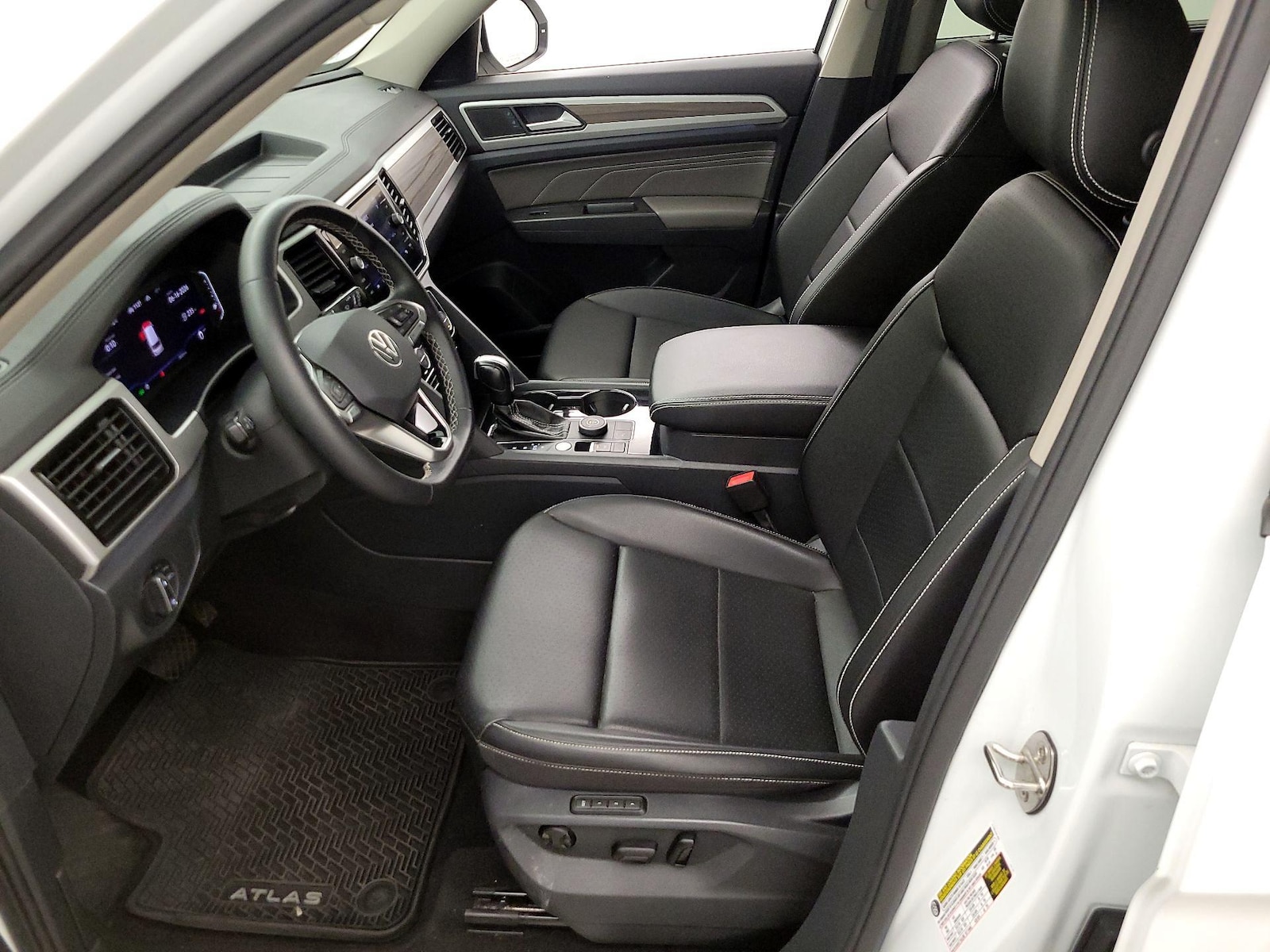2023 Volkswagen Atlas SEL - Photo 12