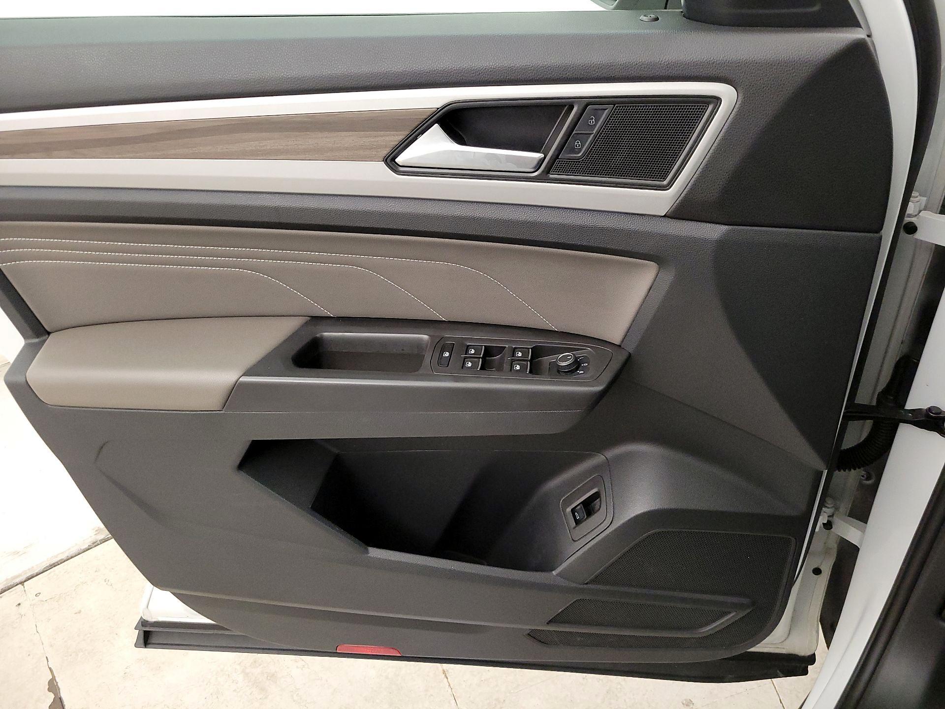 Thumbnail: 2023 Volkswagen Atlas - 12