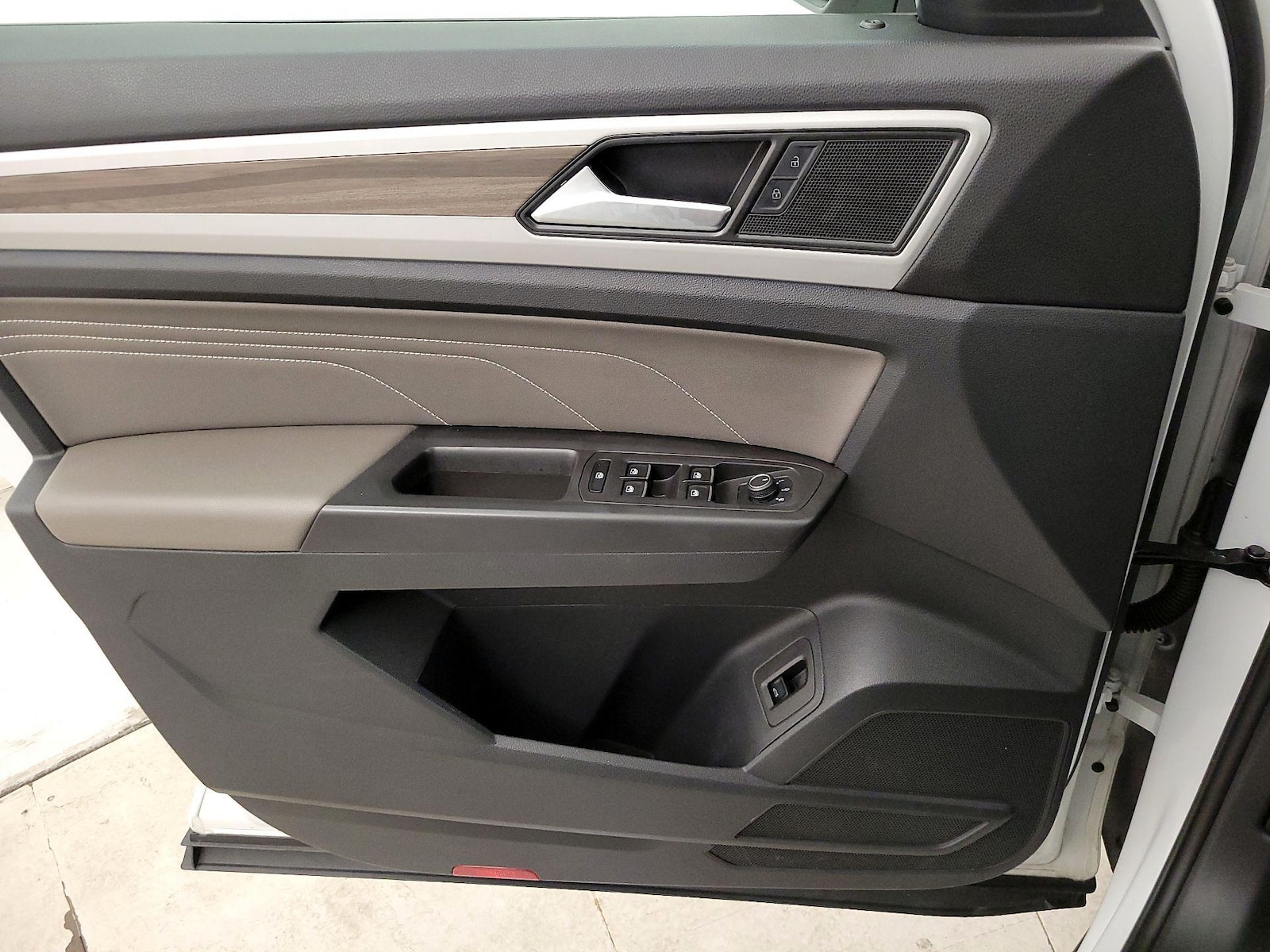 2023 Volkswagen Atlas SEL - Photo 13