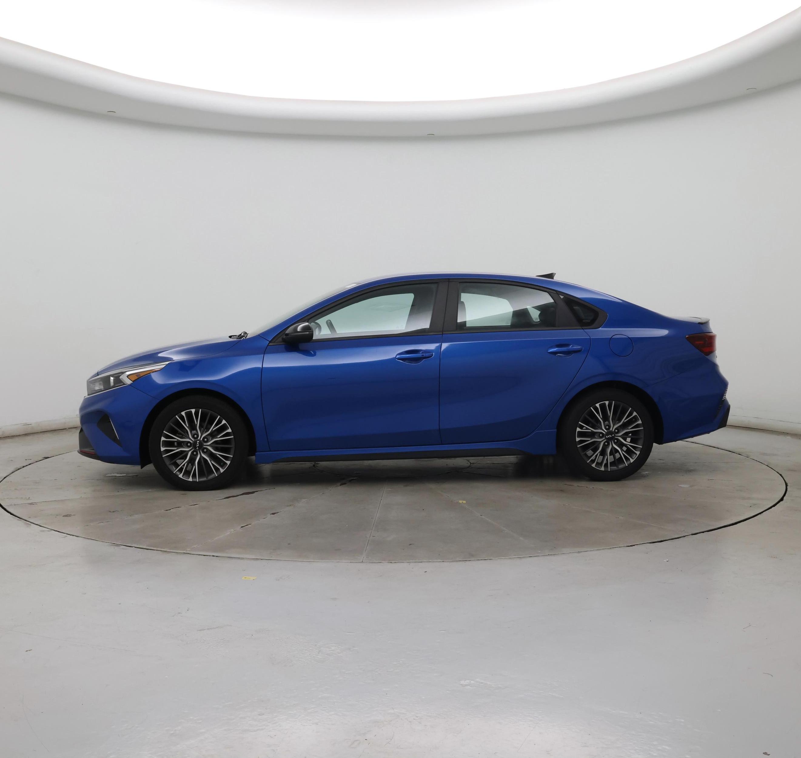 Thumbnail: 2022 Kia Forte - 3