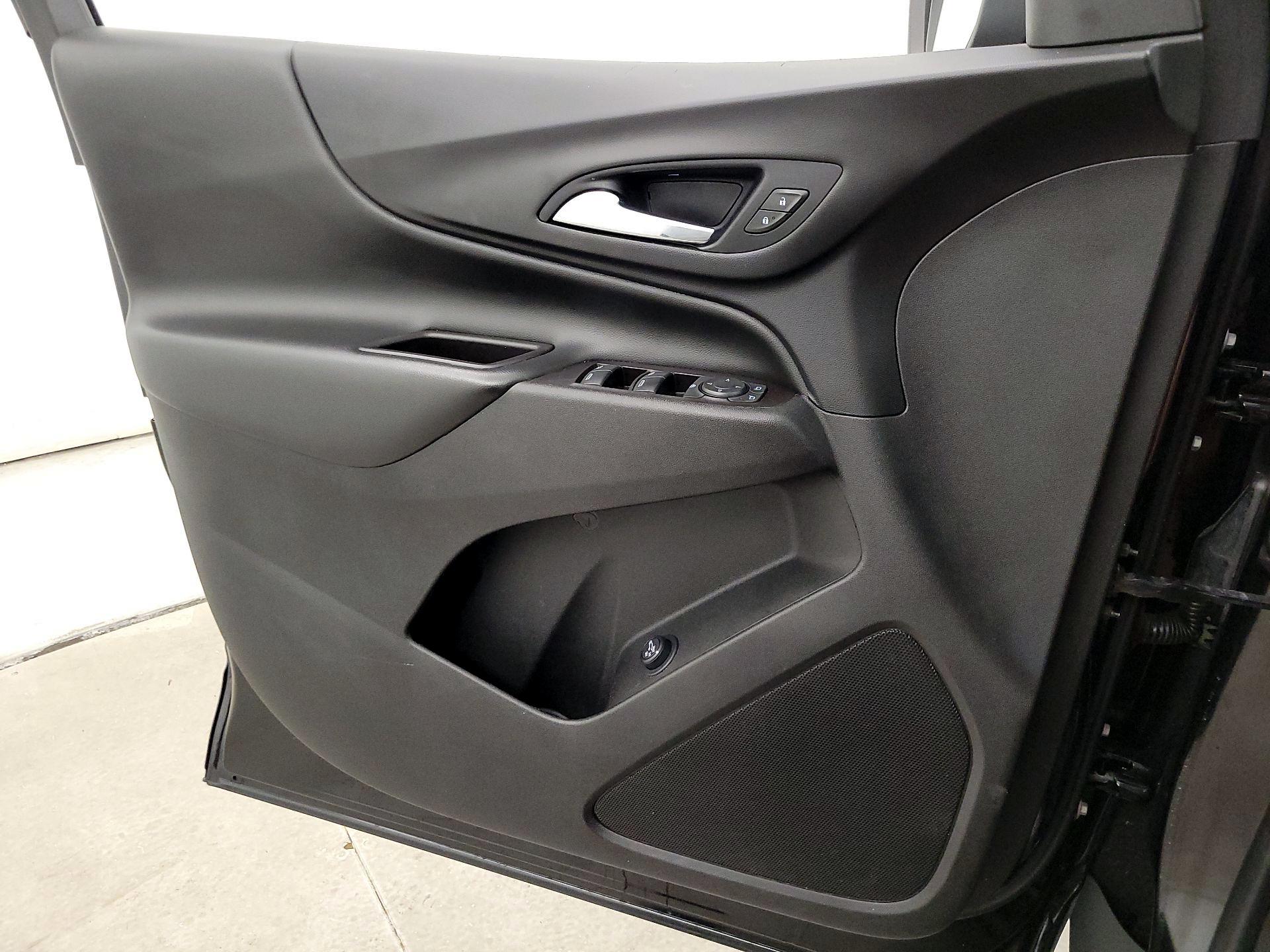 Thumbnail: 2022 Chevrolet Equinox - 12
