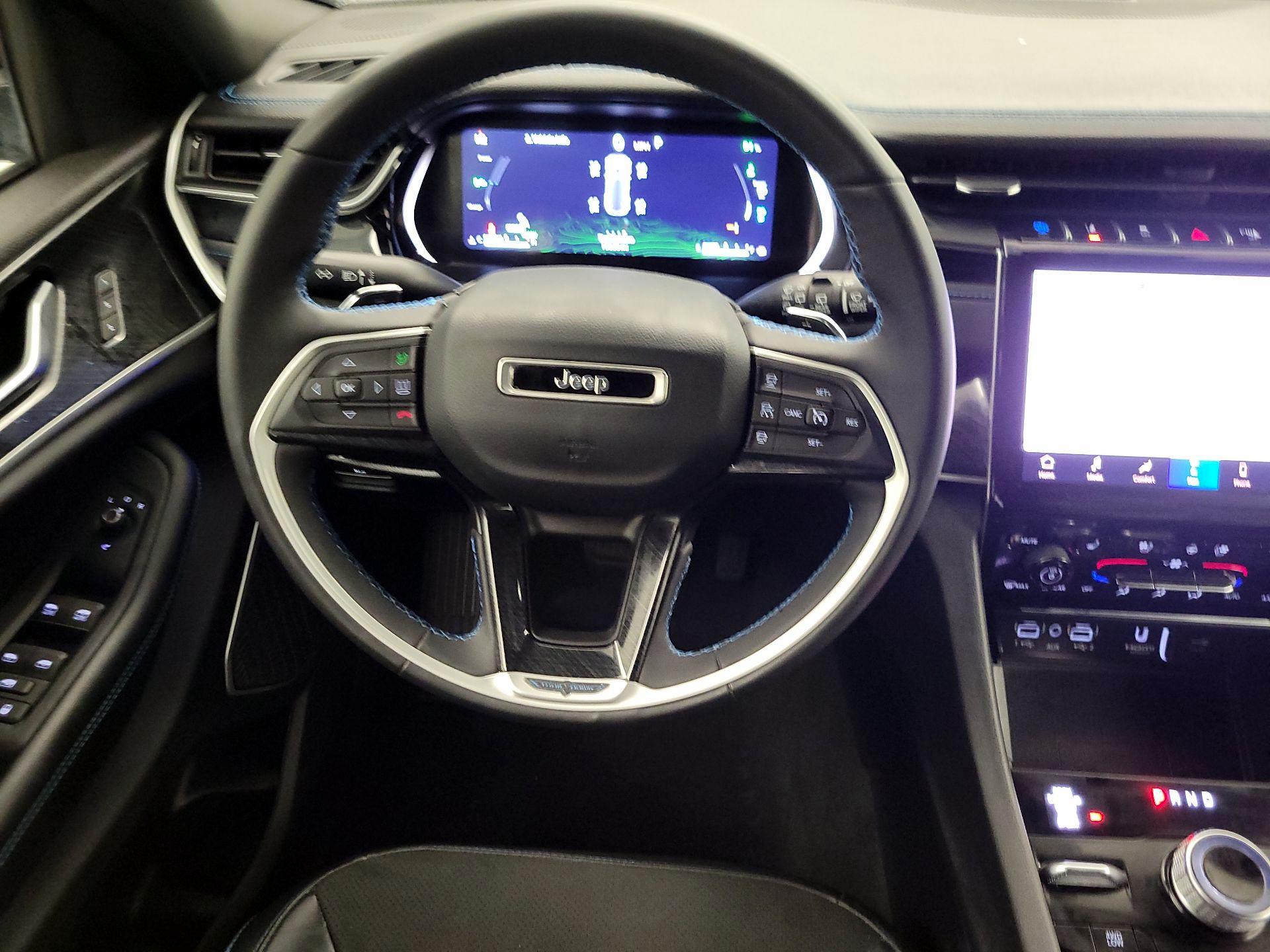 Thumbnail: 2023 Jeep Grand Cherokee - 10