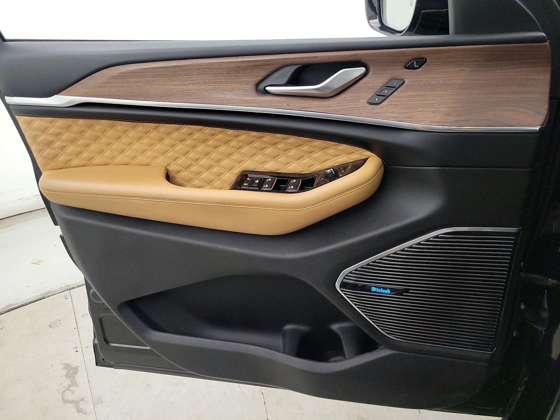 Thumbnail: 2023 Jeep Grand Cherokee L - 12