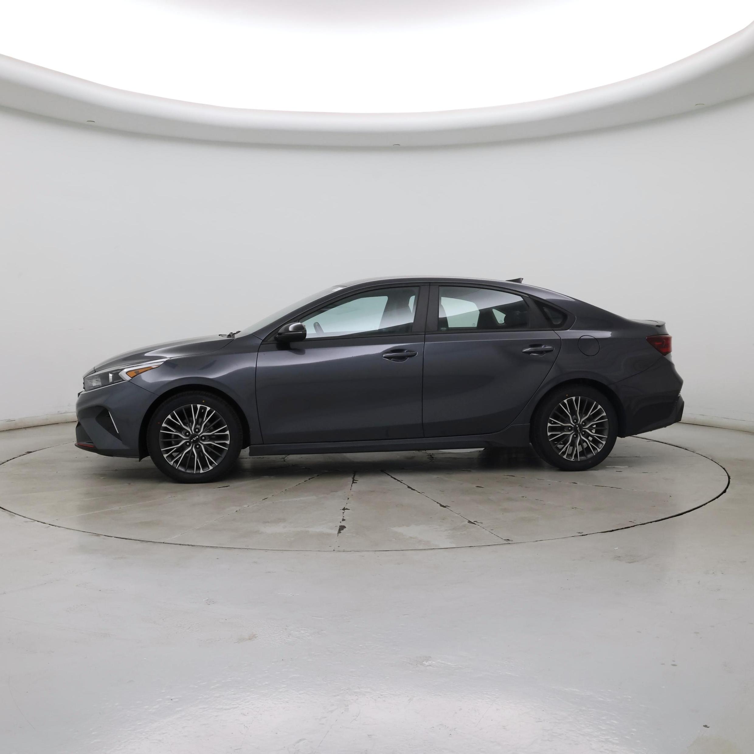 Thumbnail: 2023 Kia Forte - 3
